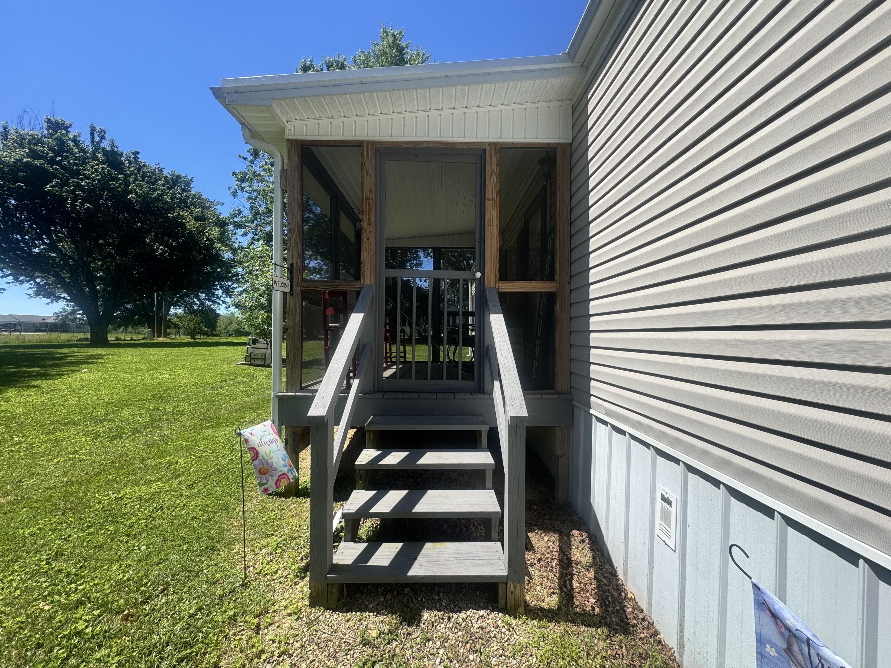 805 State Hwy 1611 Property Photo 2