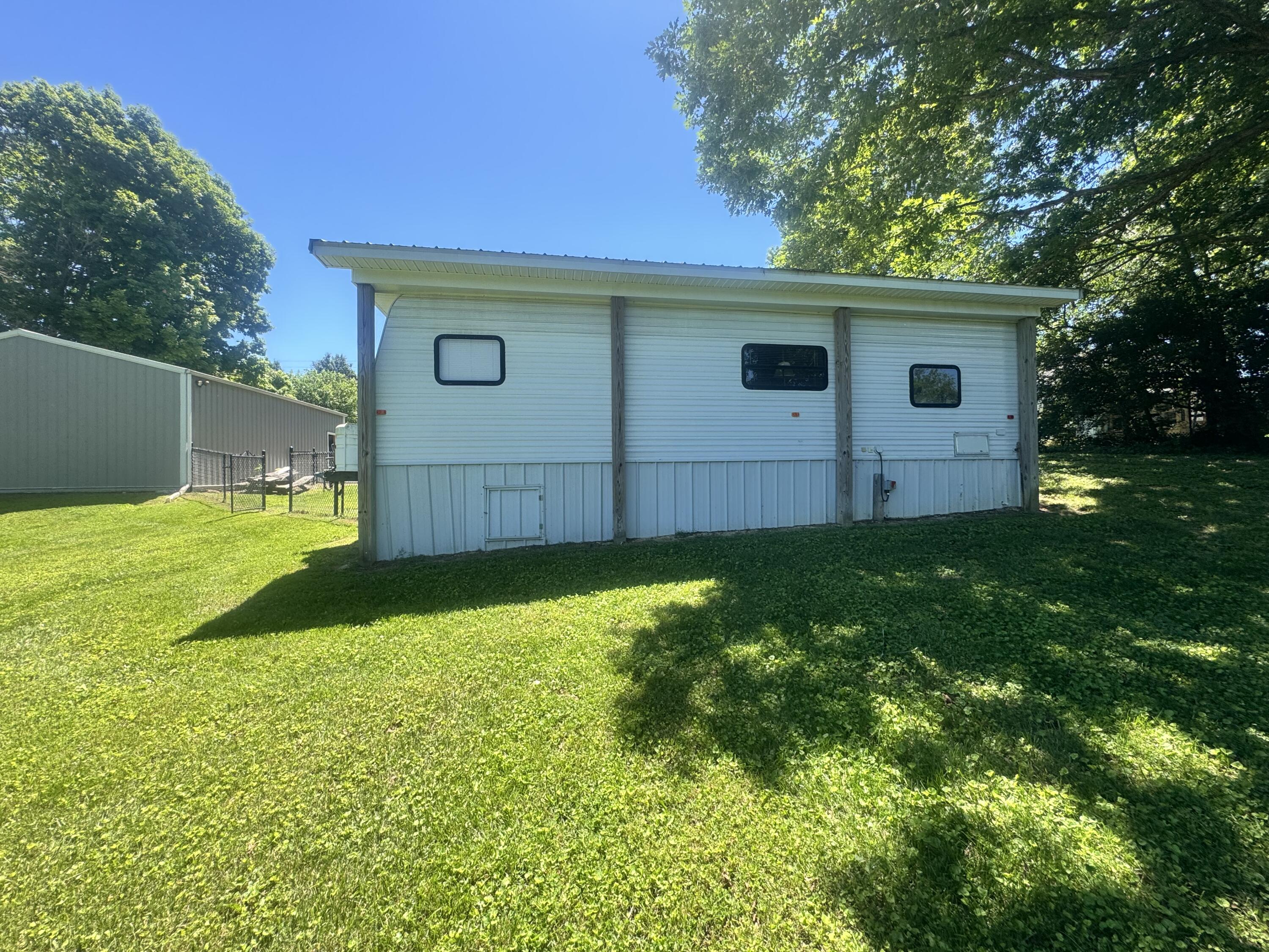805 State Hwy 1611 Property Photo 24