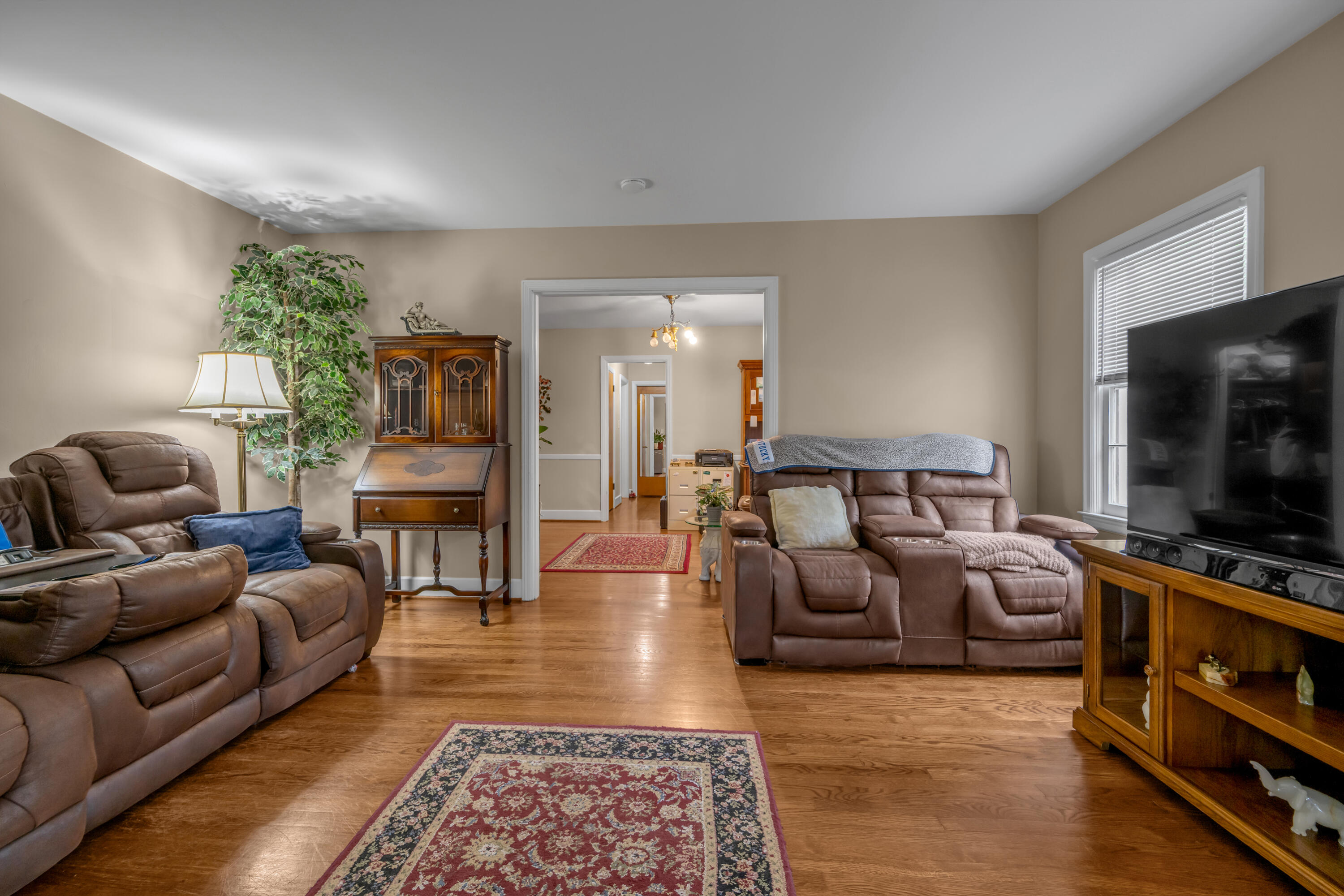 305 Sycamore Road Property Photo 3