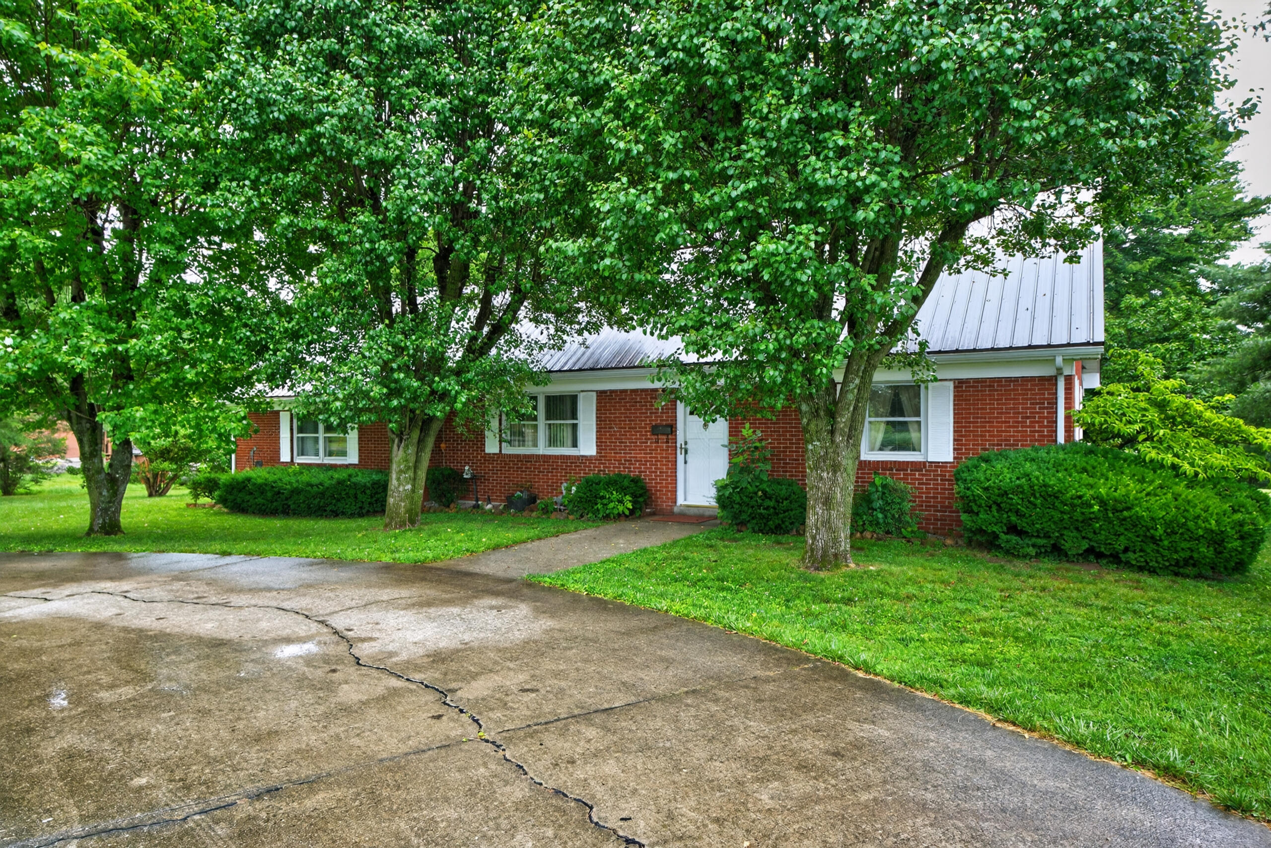 203 Kennedy Lane Property Photo 2