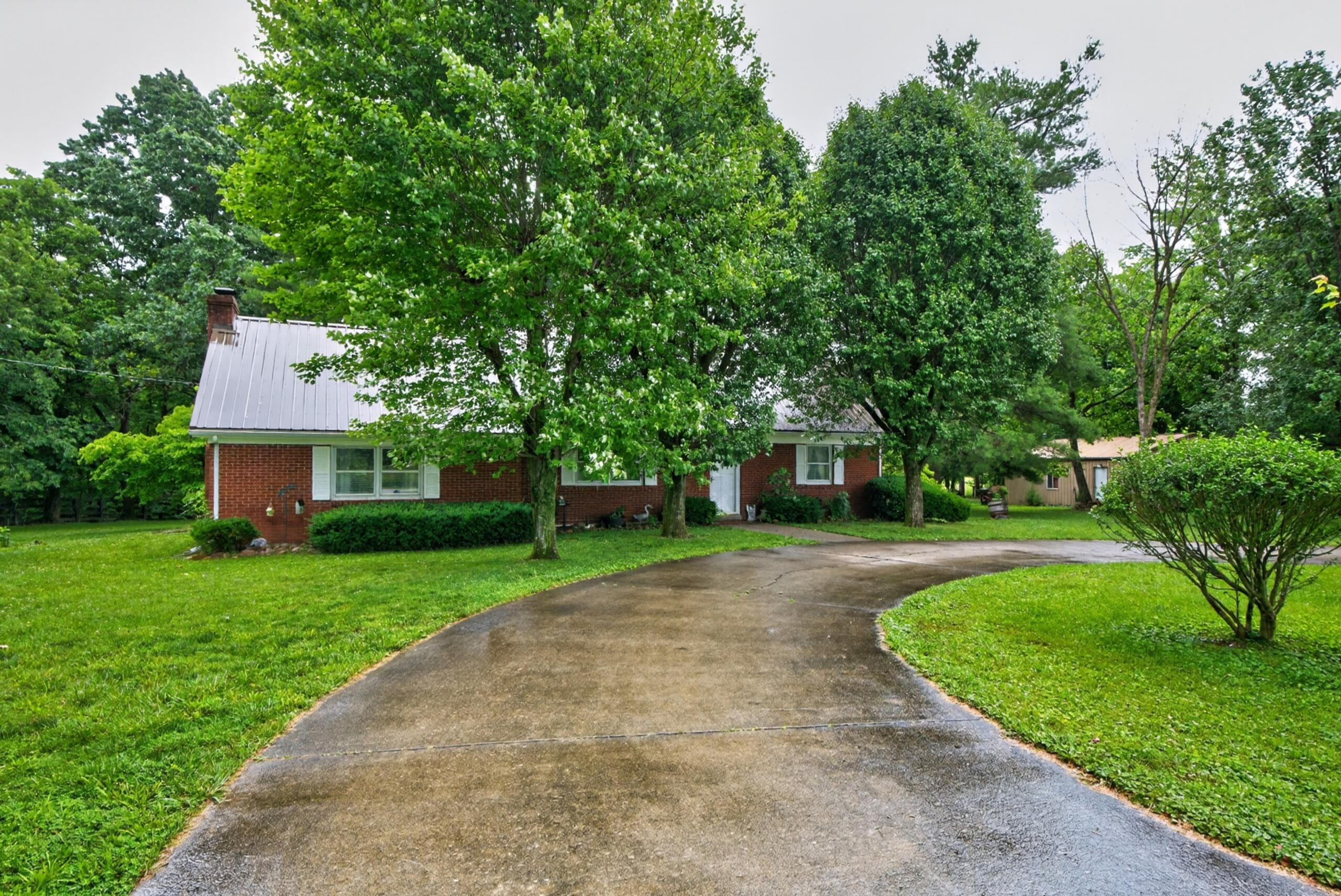 203 Kennedy Lane Property Photo 4