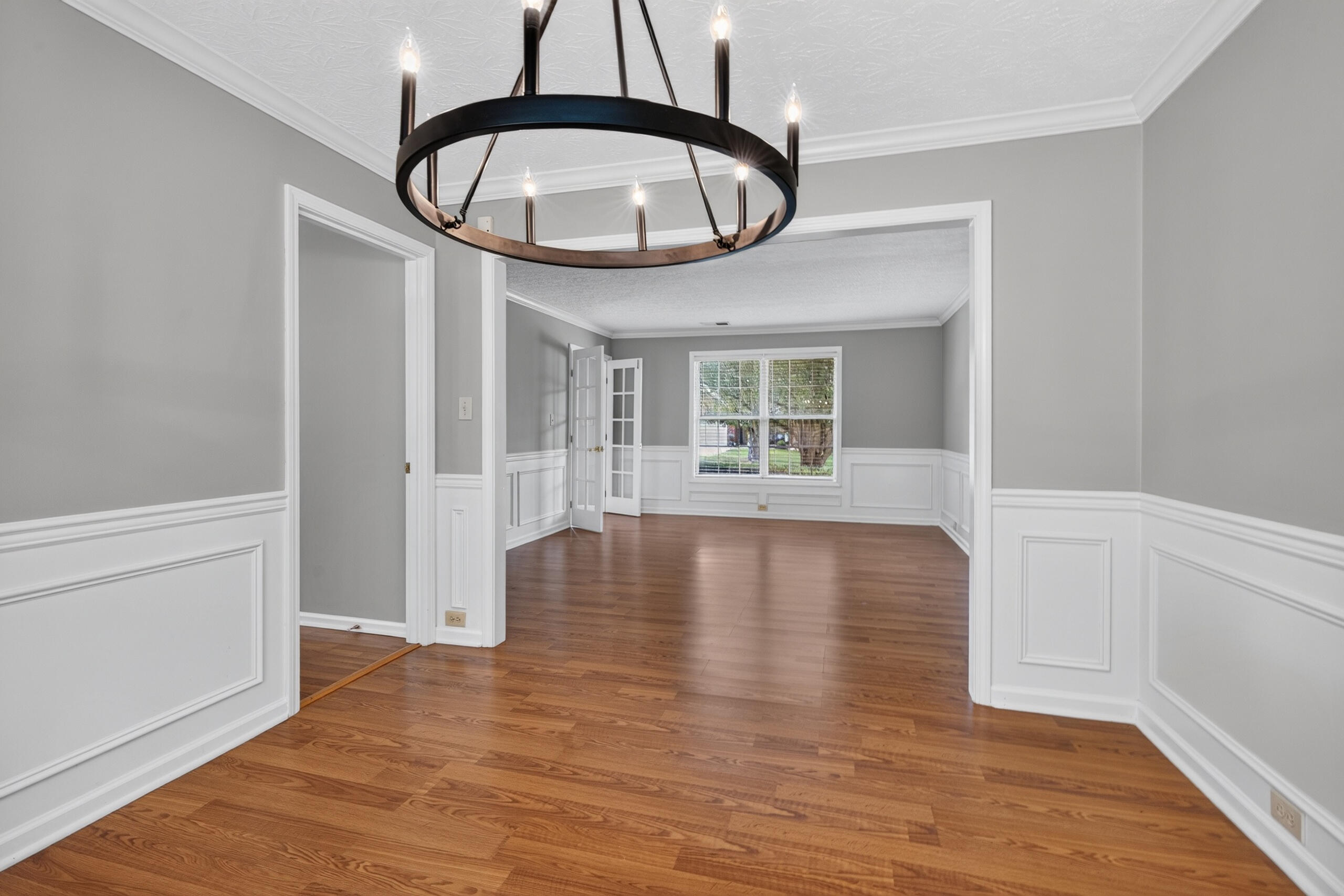 929 Seneca Park Property Photo 8