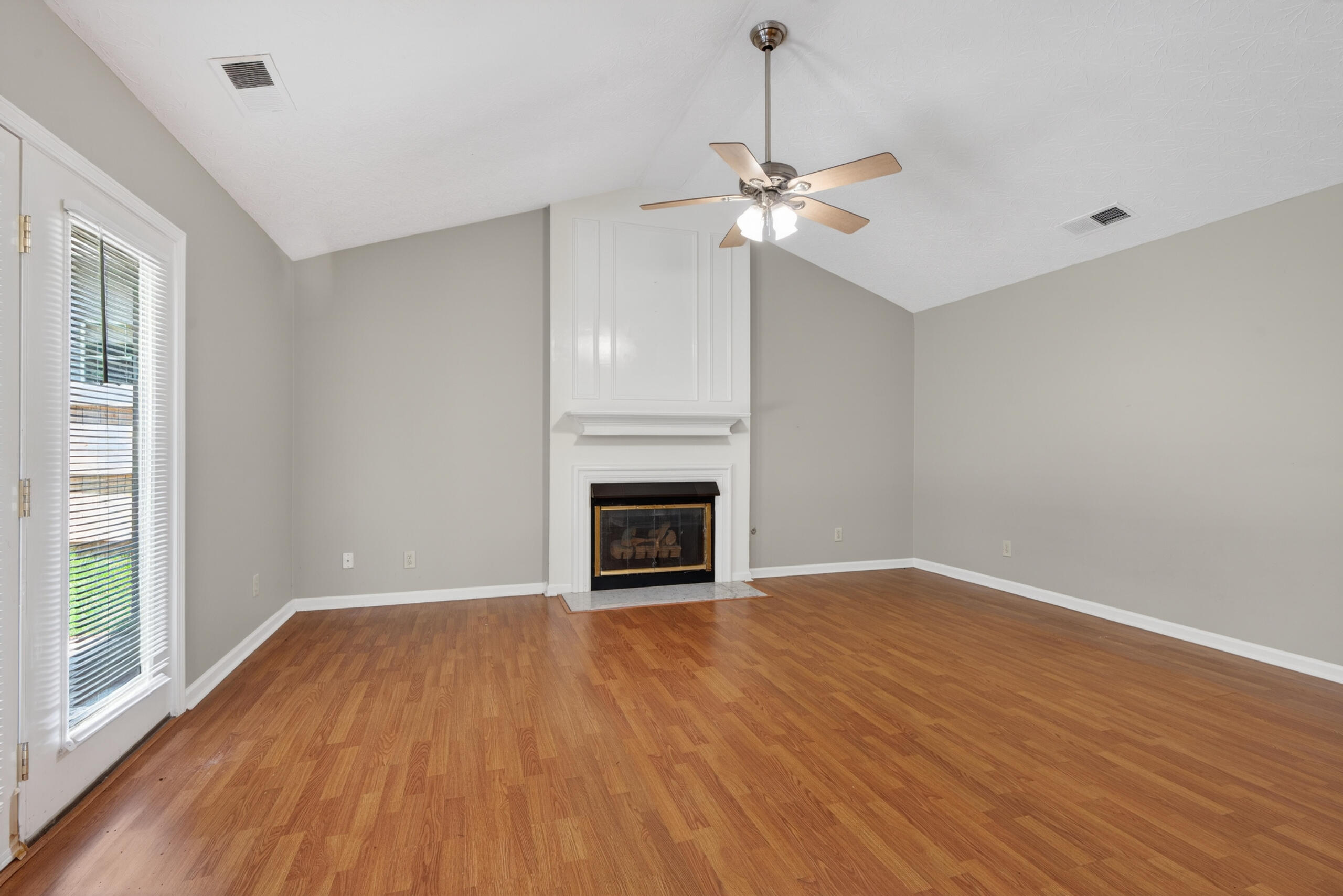 929 Seneca Park Property Photo 18