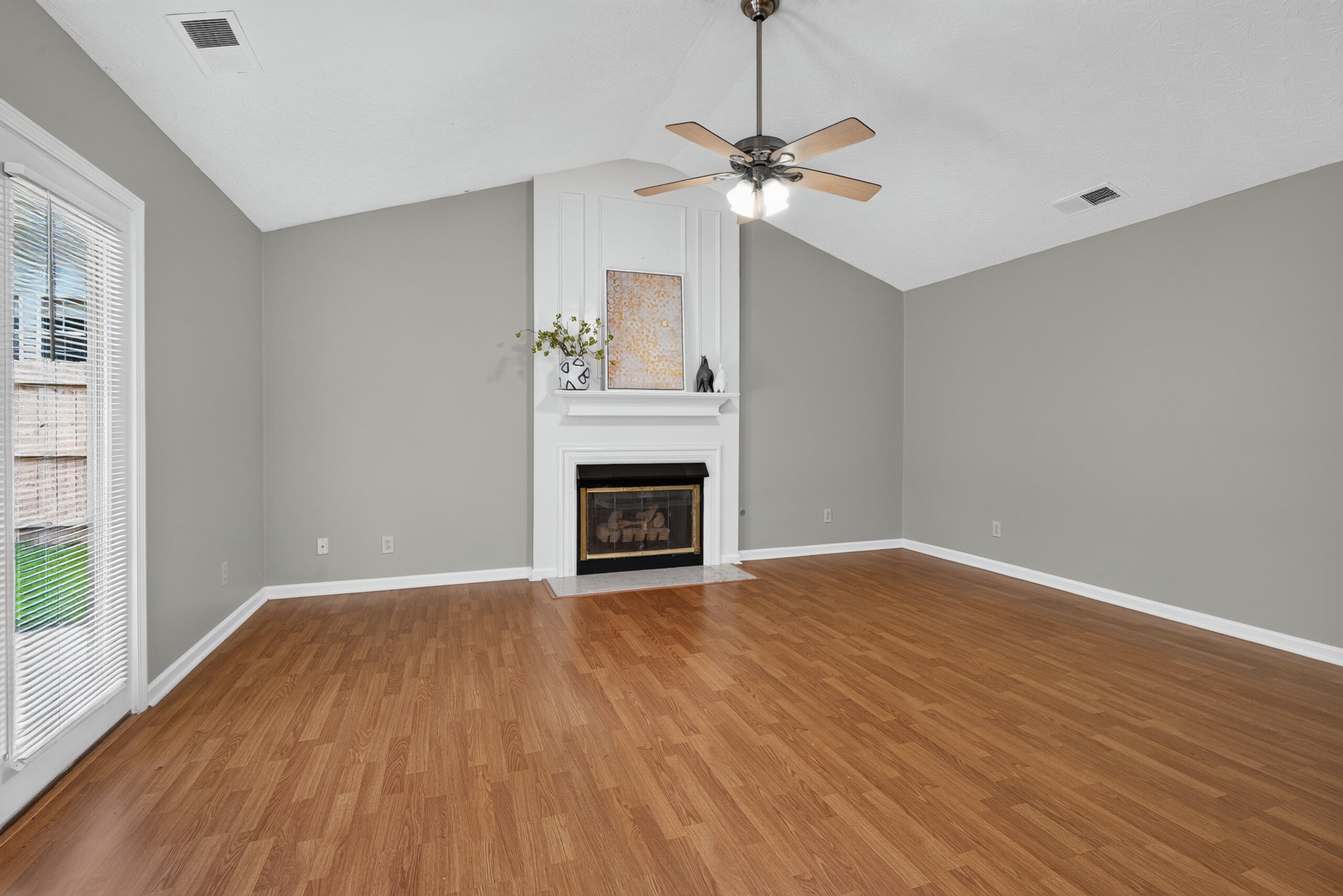 929 Seneca Park Property Photo 19