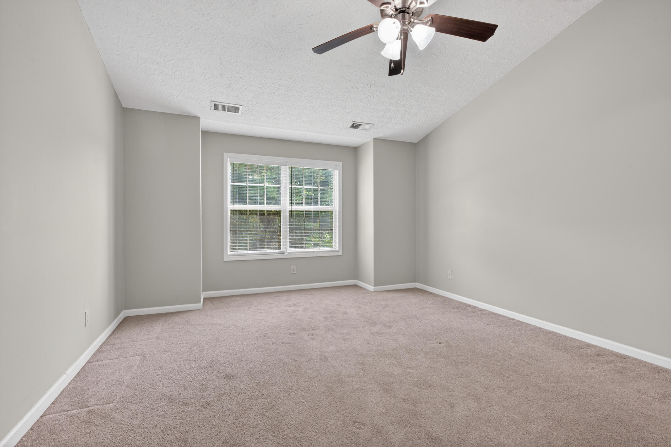 929 Seneca Park Property Photo 26