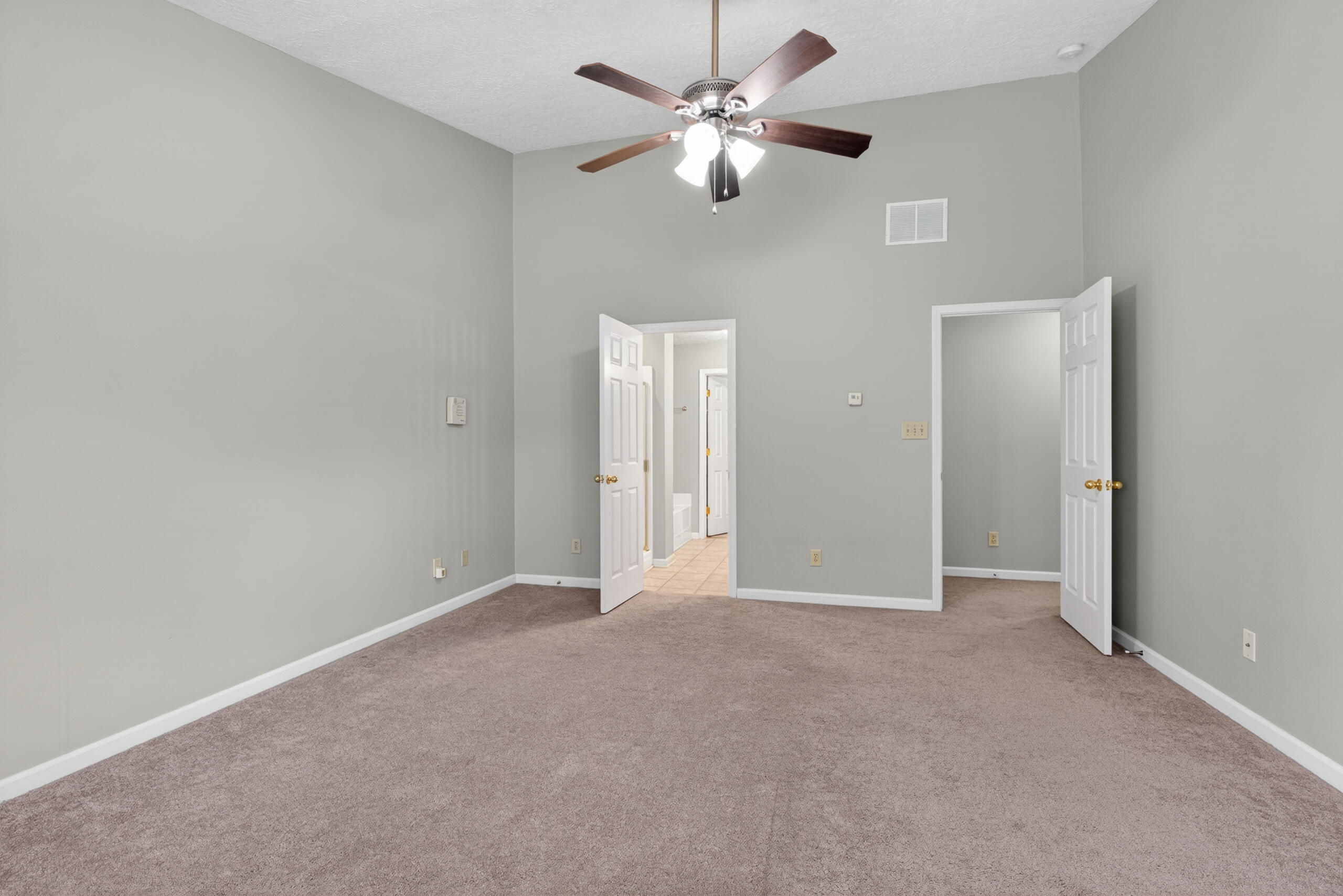 929 Seneca Park Property Photo 28