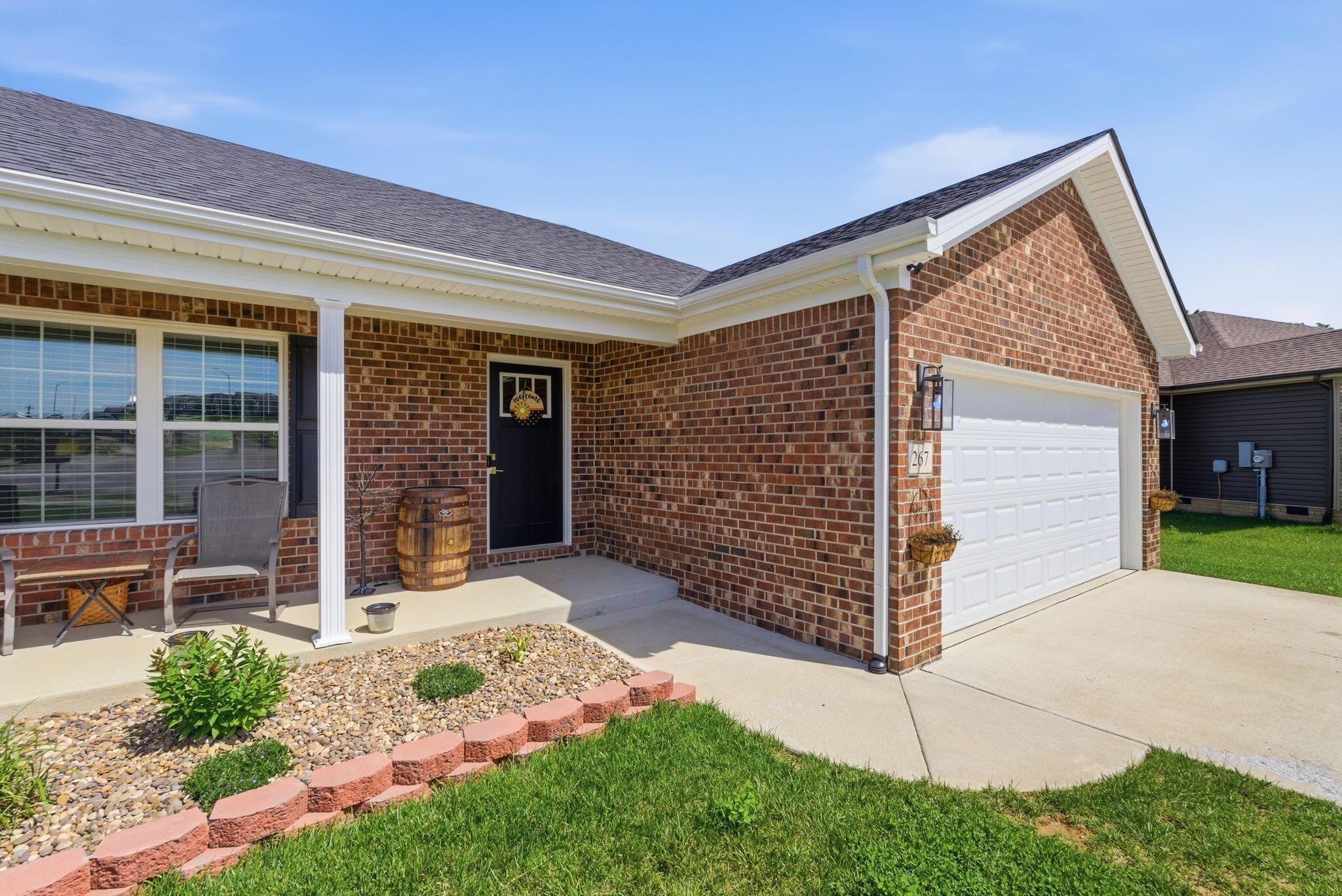 267 Brook Cove Property Photo 4