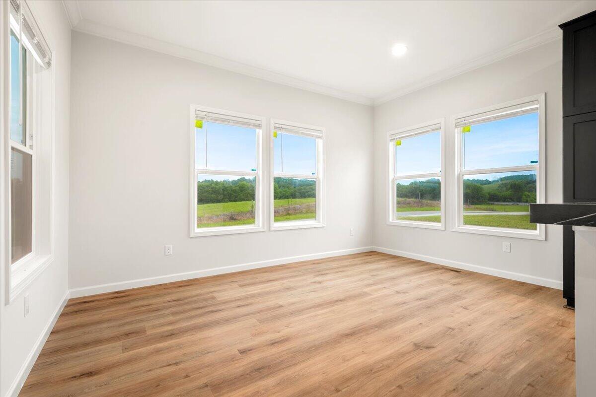 807 Sam Black Road Property Photo 11