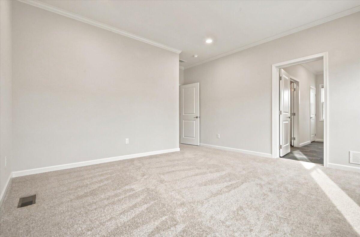 807 Sam Black Road Property Photo 13