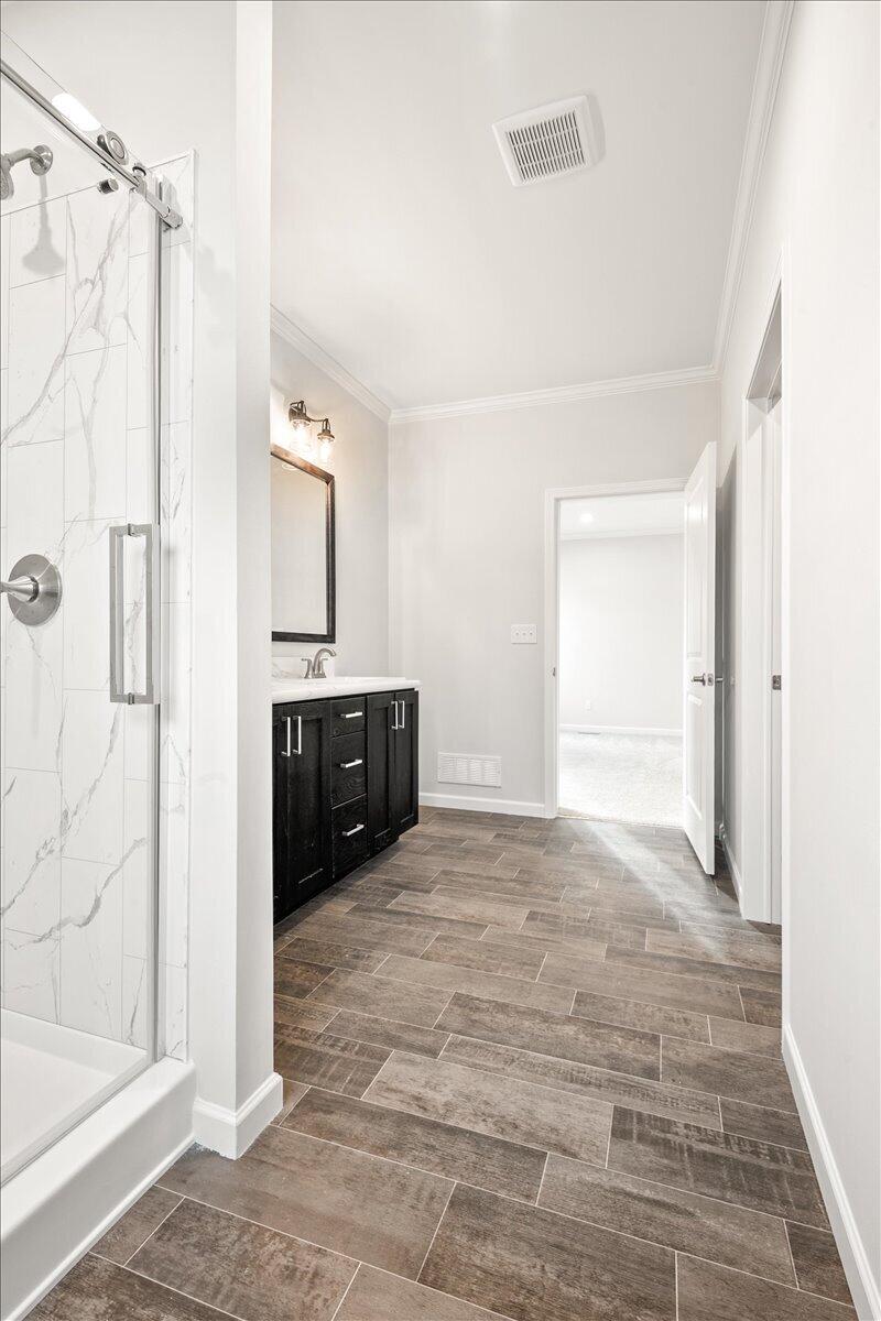 807 Sam Black Road Property Photo 15