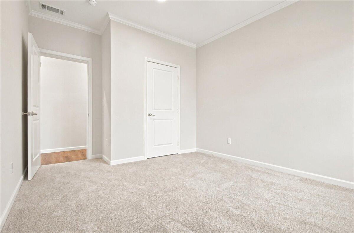 807 Sam Black Road Property Photo 16