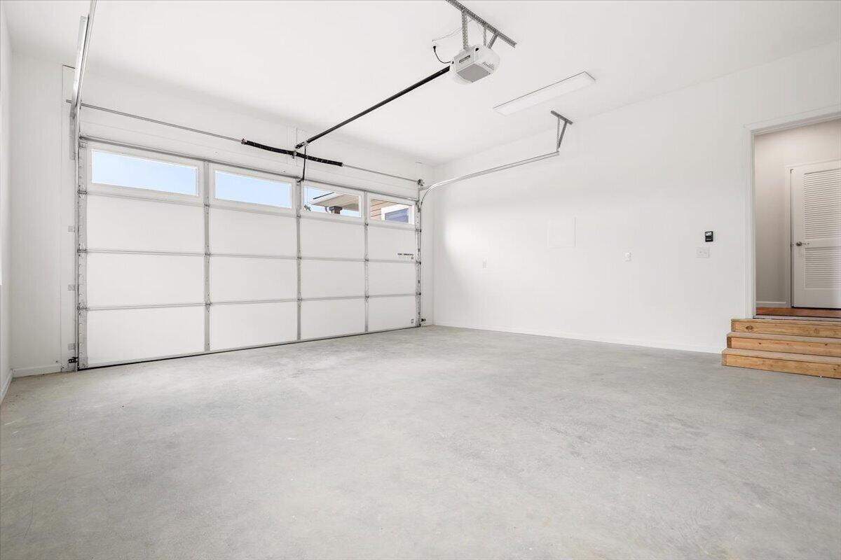 807 Sam Black Road Property Photo 21