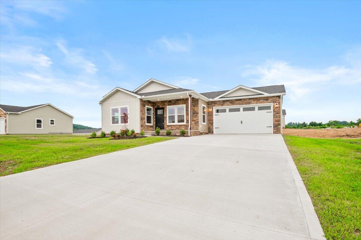 807 Sam Black Road Property Photo 23