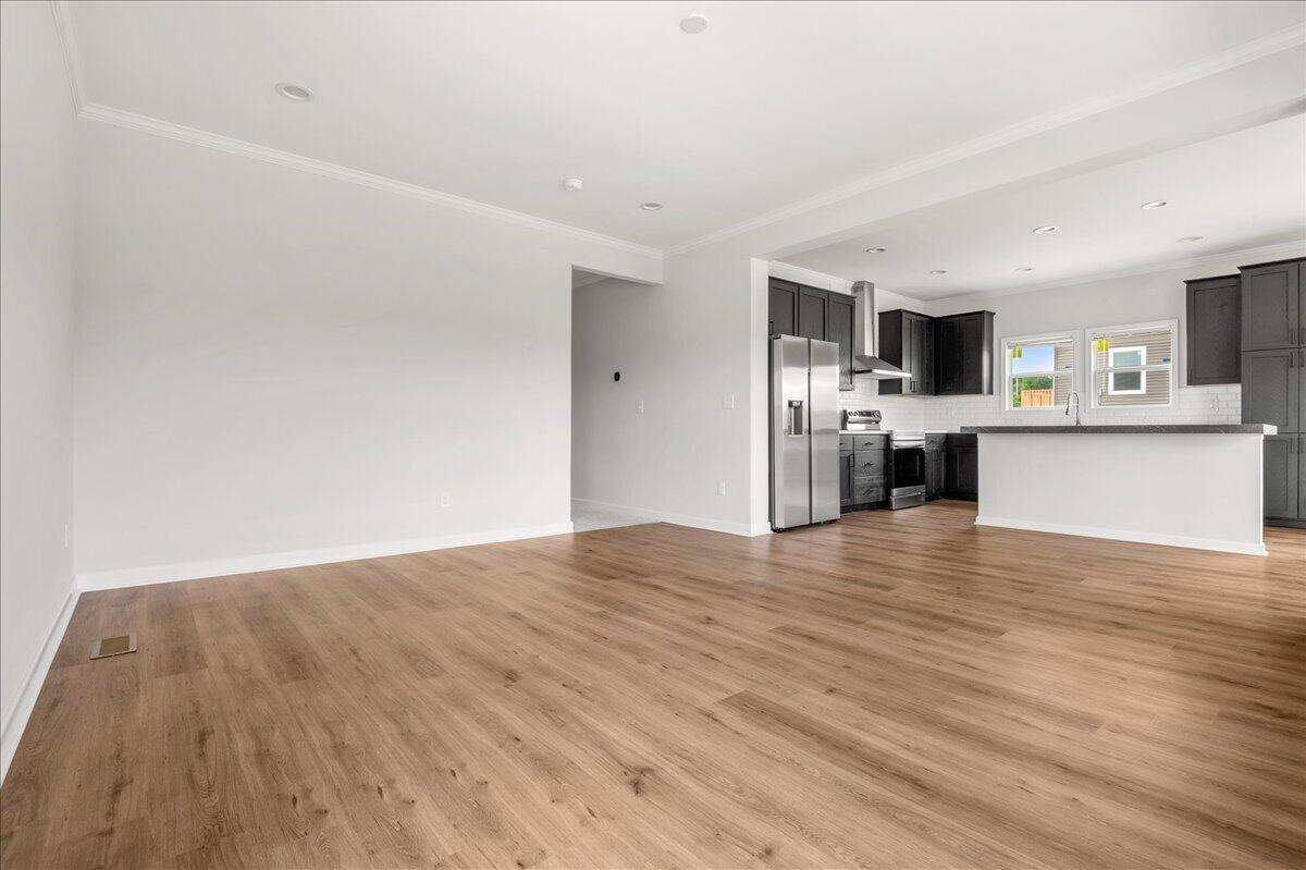 300 Belmont Lane Property Photo 4
