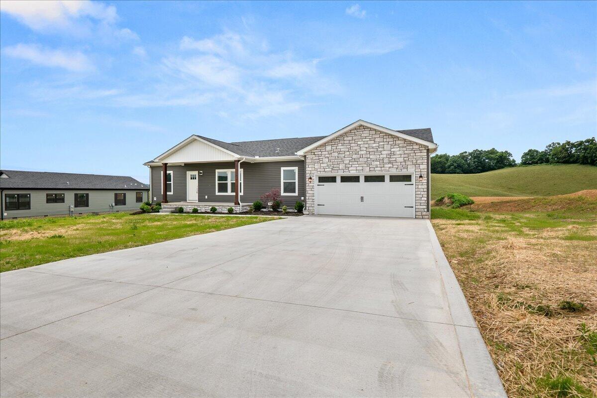 505 Sam Black Road Property Photo 3