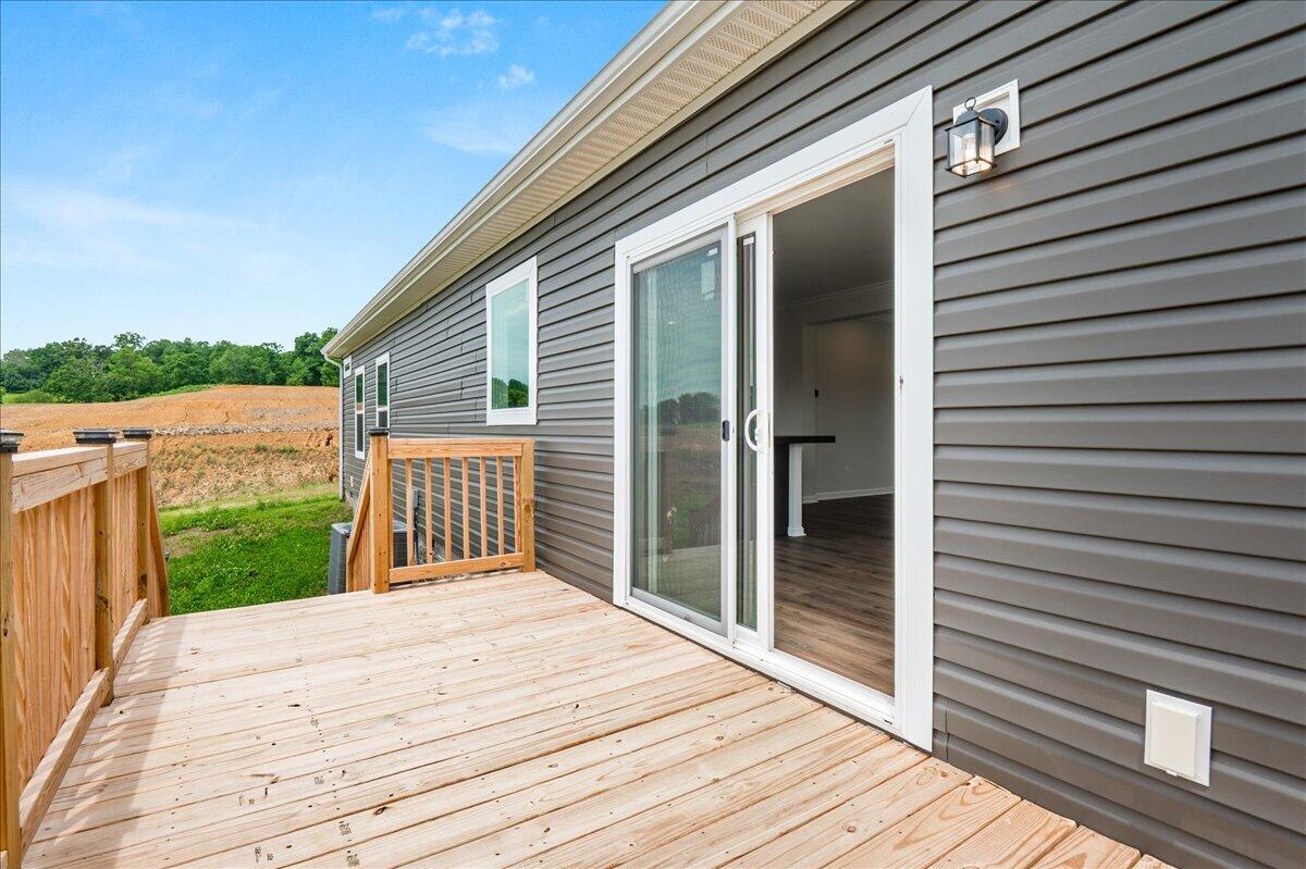505 Sam Black Road Property Photo 6