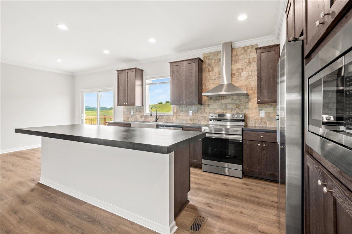 505 Sam Black Road Property Photo 12