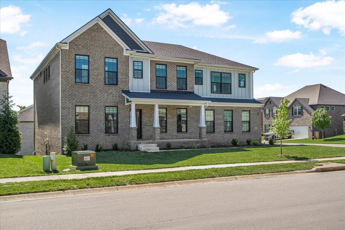 281 Squires Circle Property Photo 4