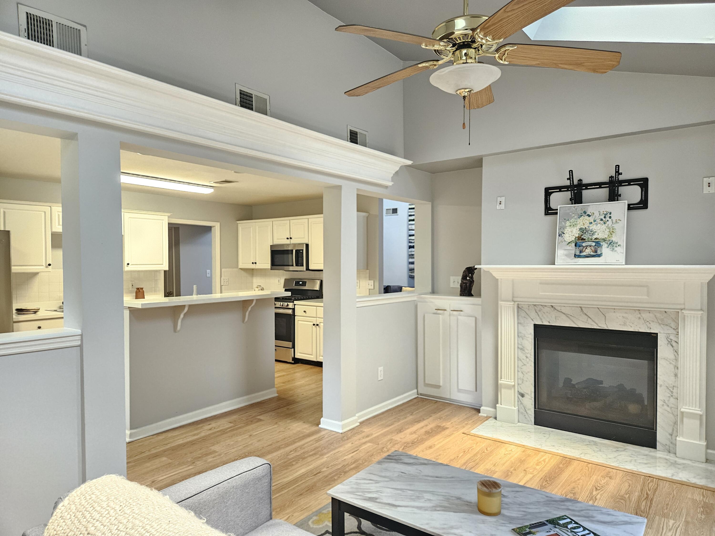 2216 Burns Court Property Photo 6
