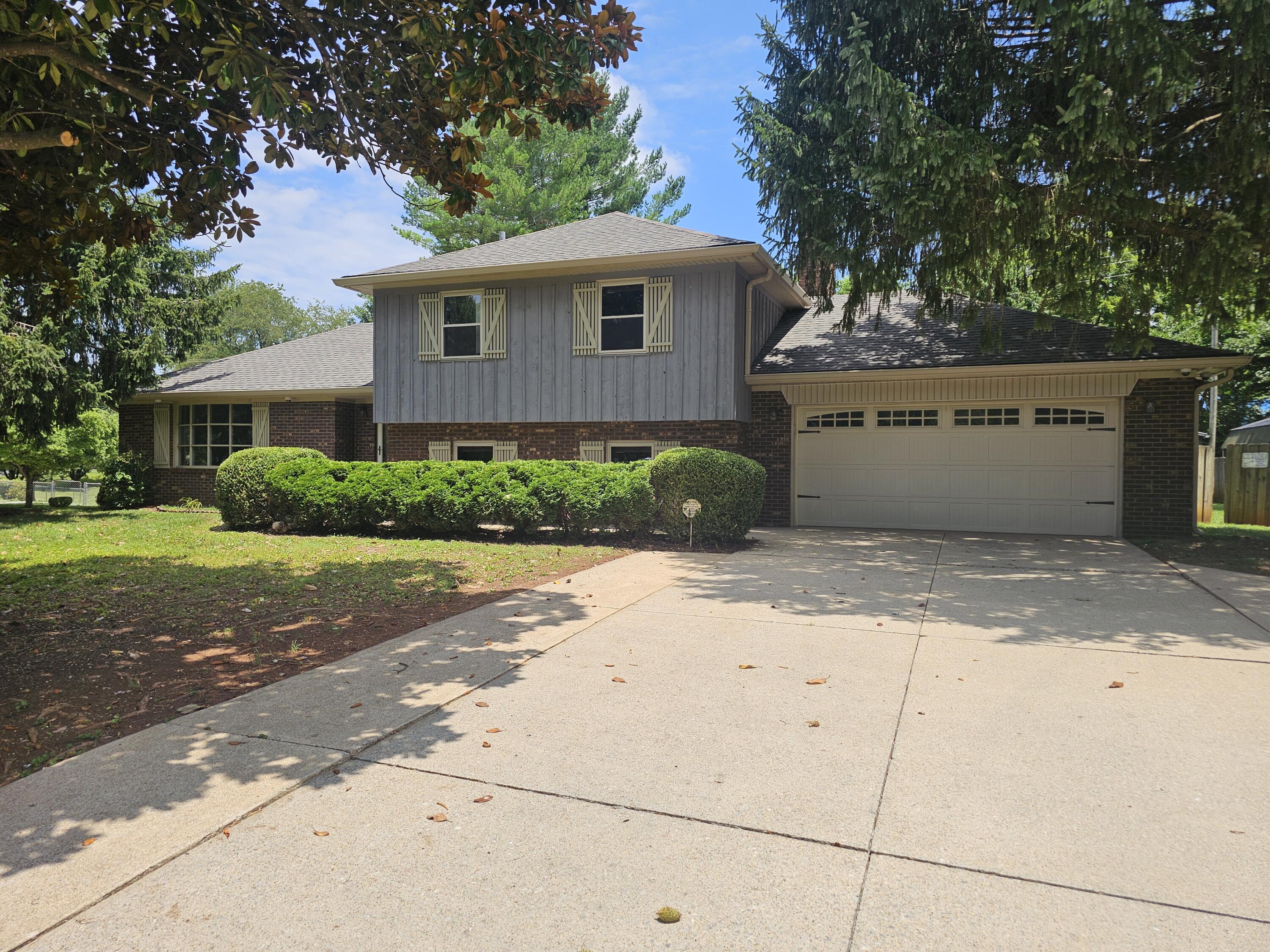 506 Koger Circle Property Photo 1