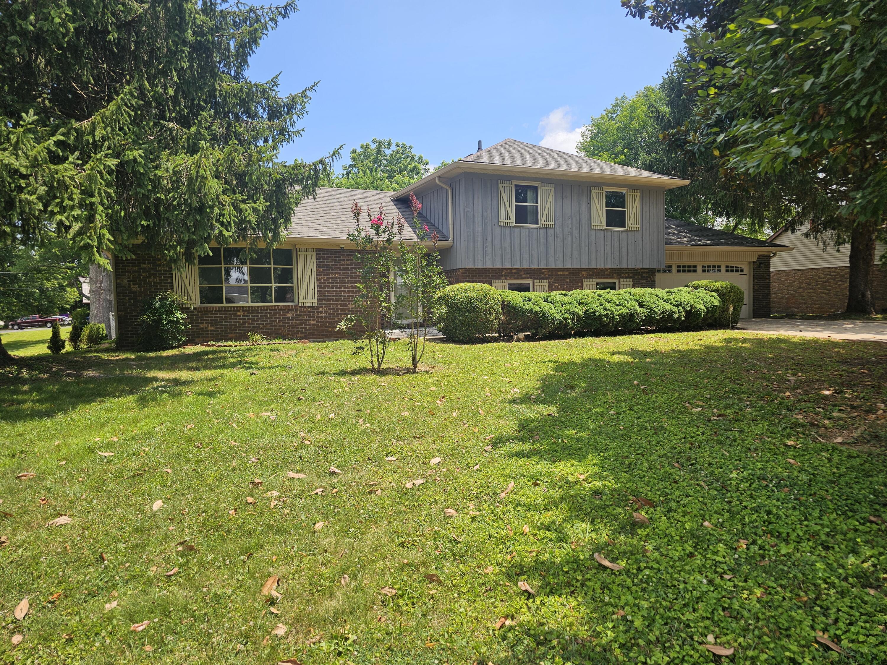 506 Koger Circle Property Photo 2