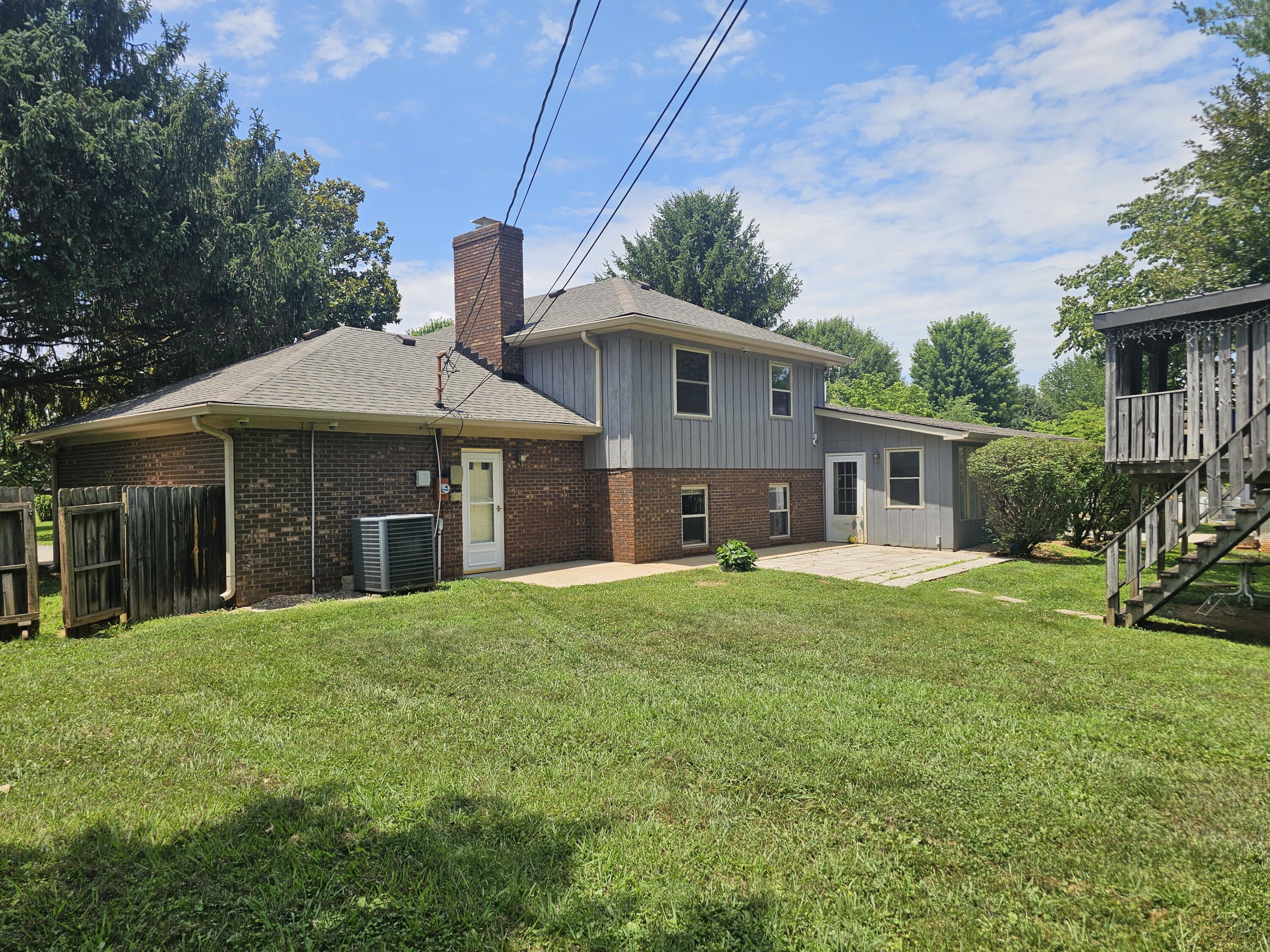 506 Koger Circle Property Photo 4