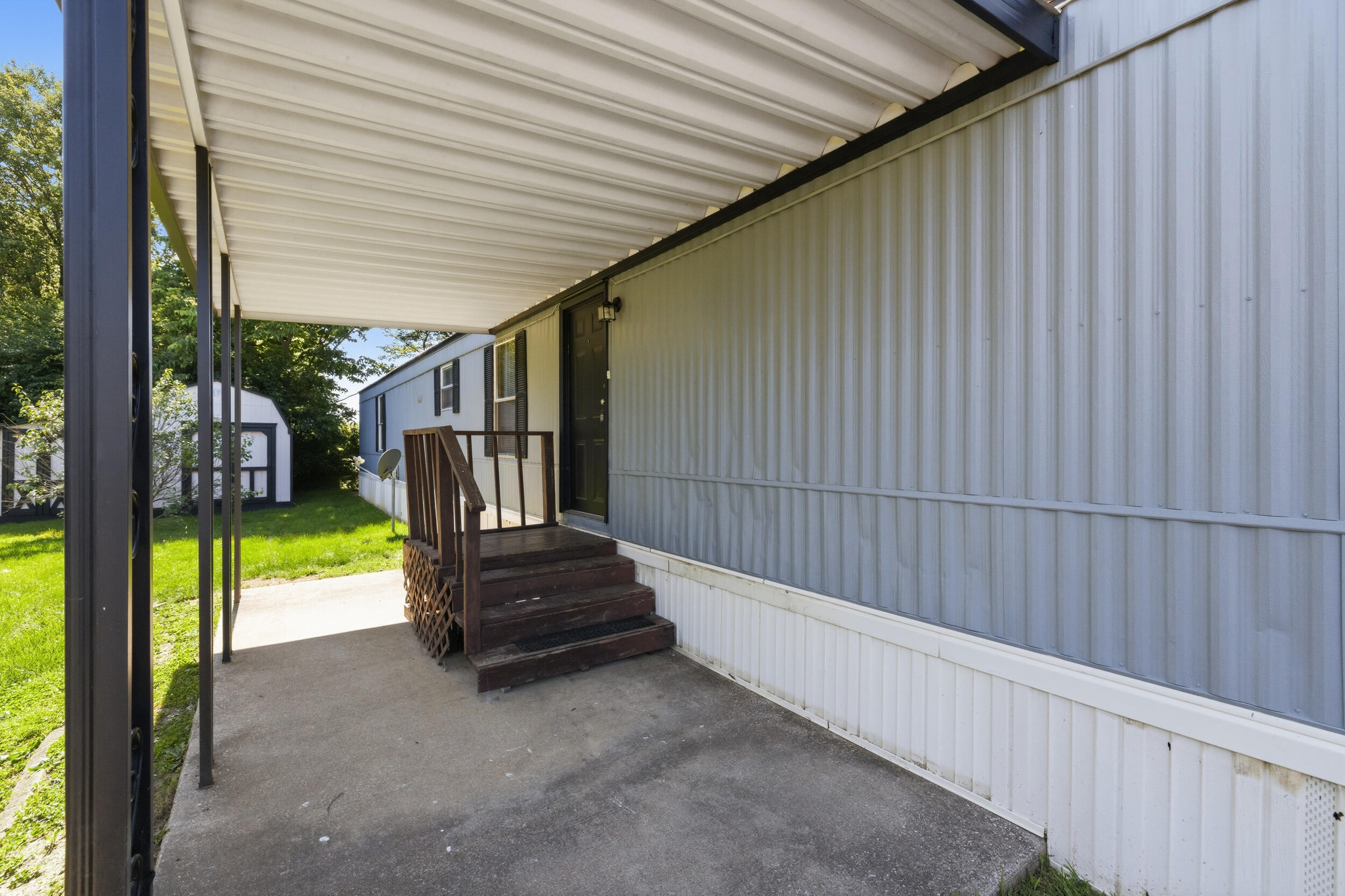 563 Constitution Drive Property Photo 2