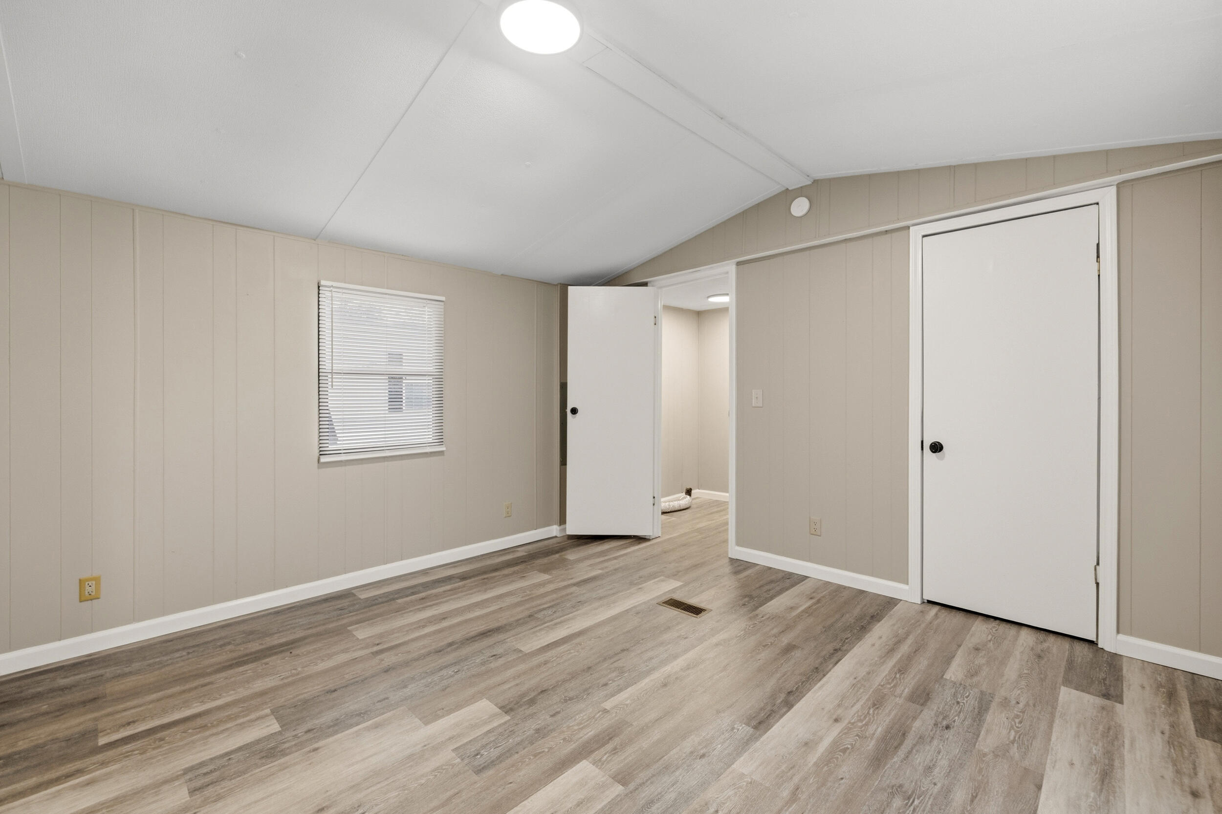 563 Constitution Drive Property Photo 9