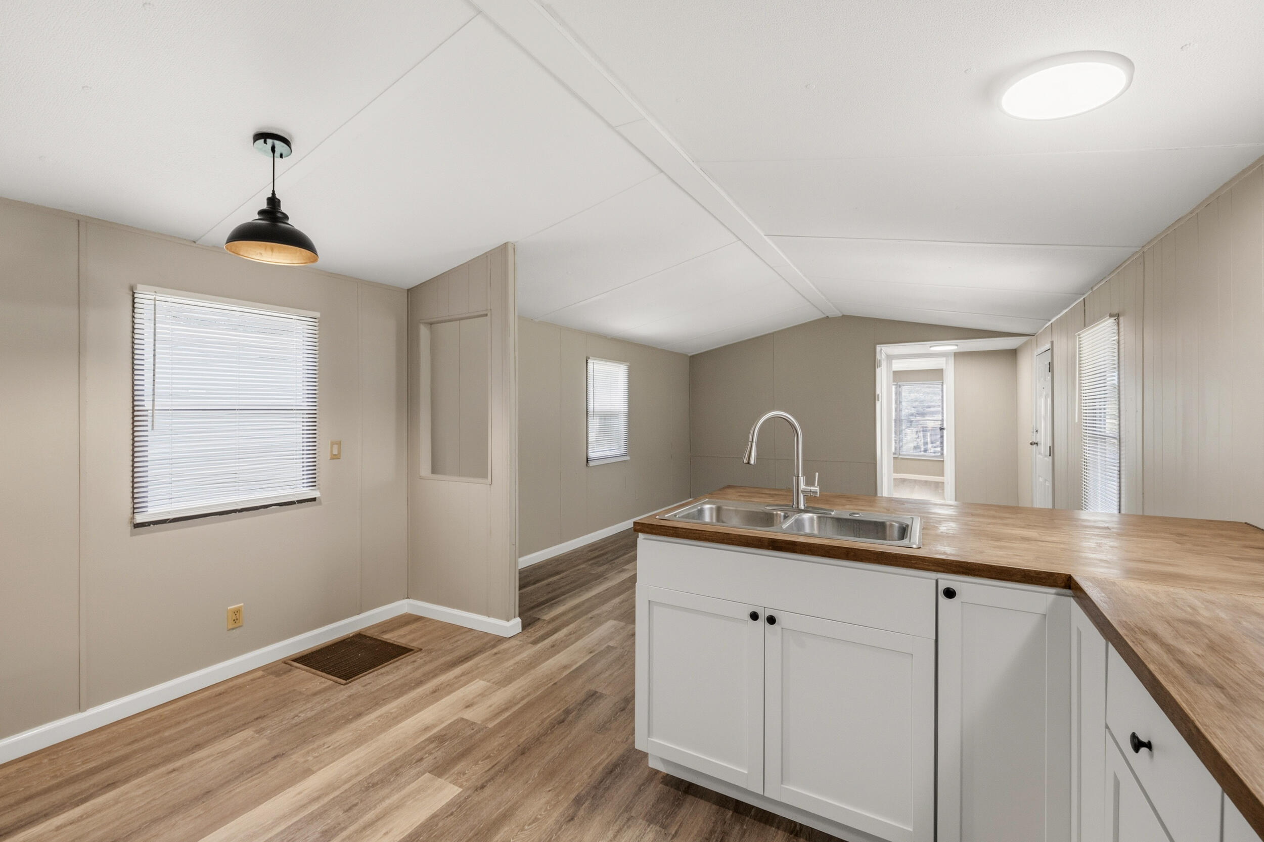 563 Constitution Drive Property Photo 15
