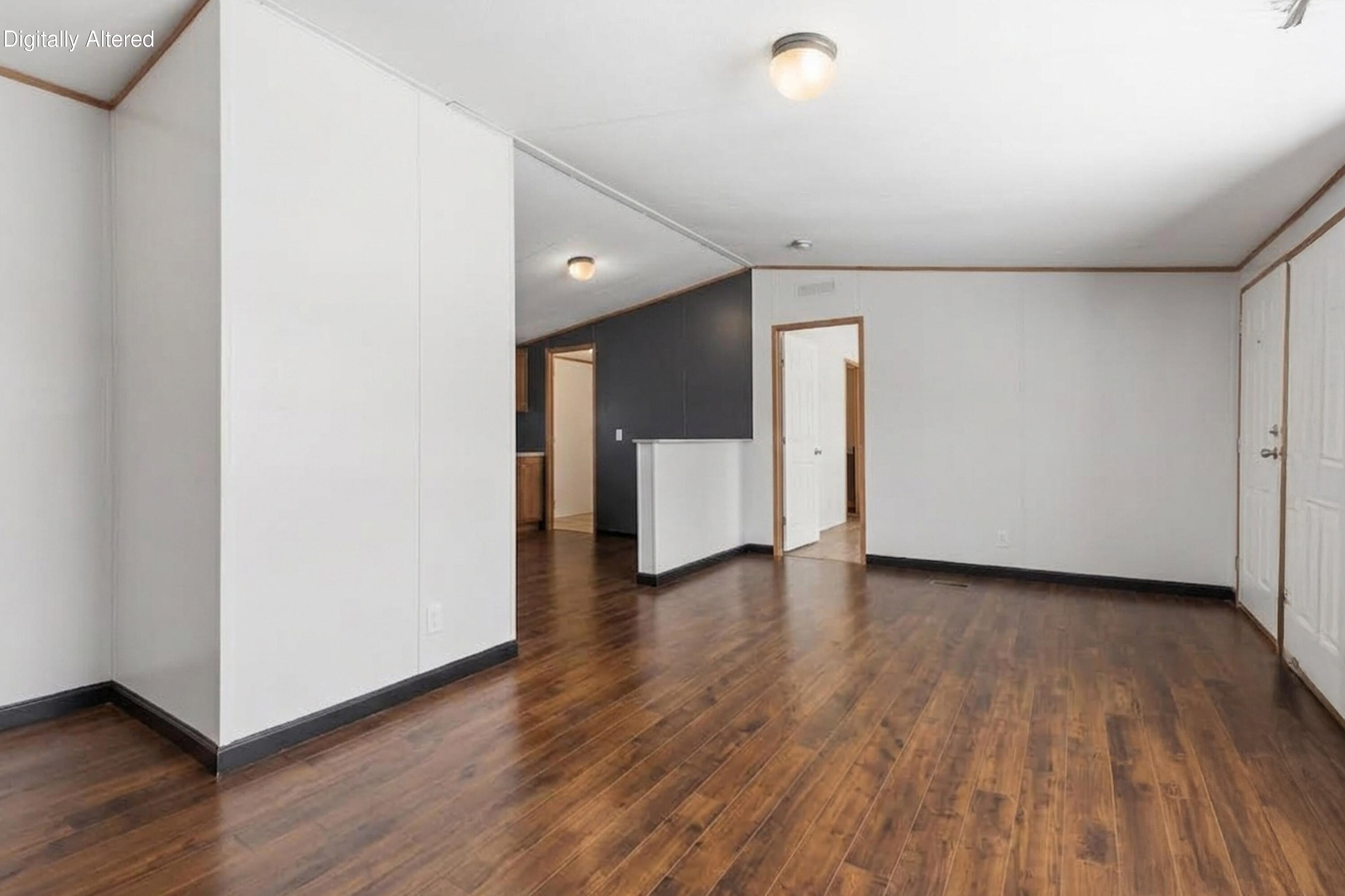 136 E Railroad Street Property Photo 7