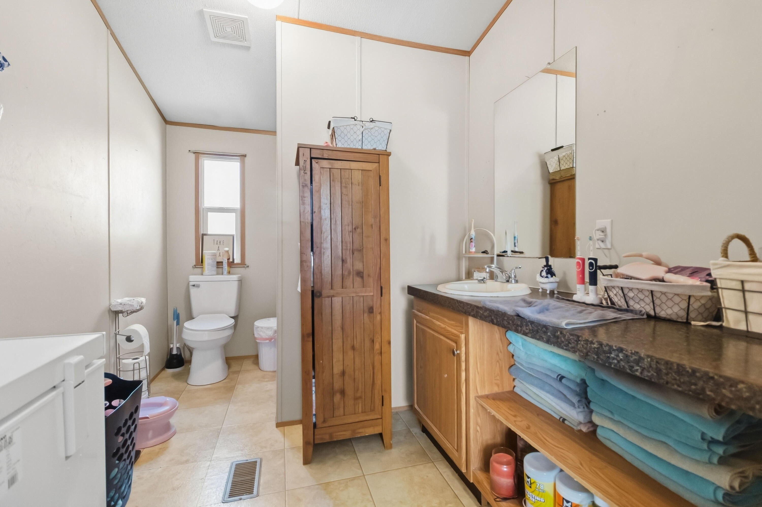 136 E Railroad Street Property Photo 19