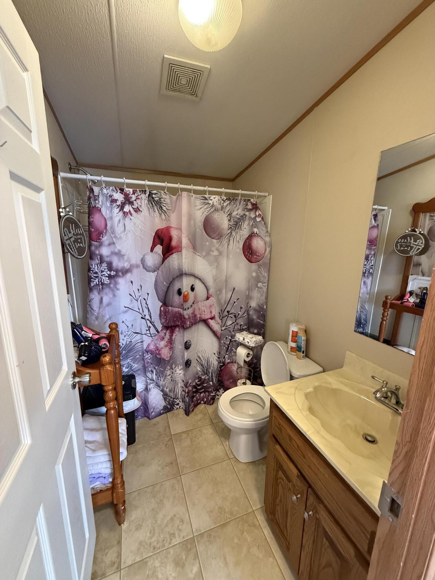 136 E Railroad Street Property Photo 22