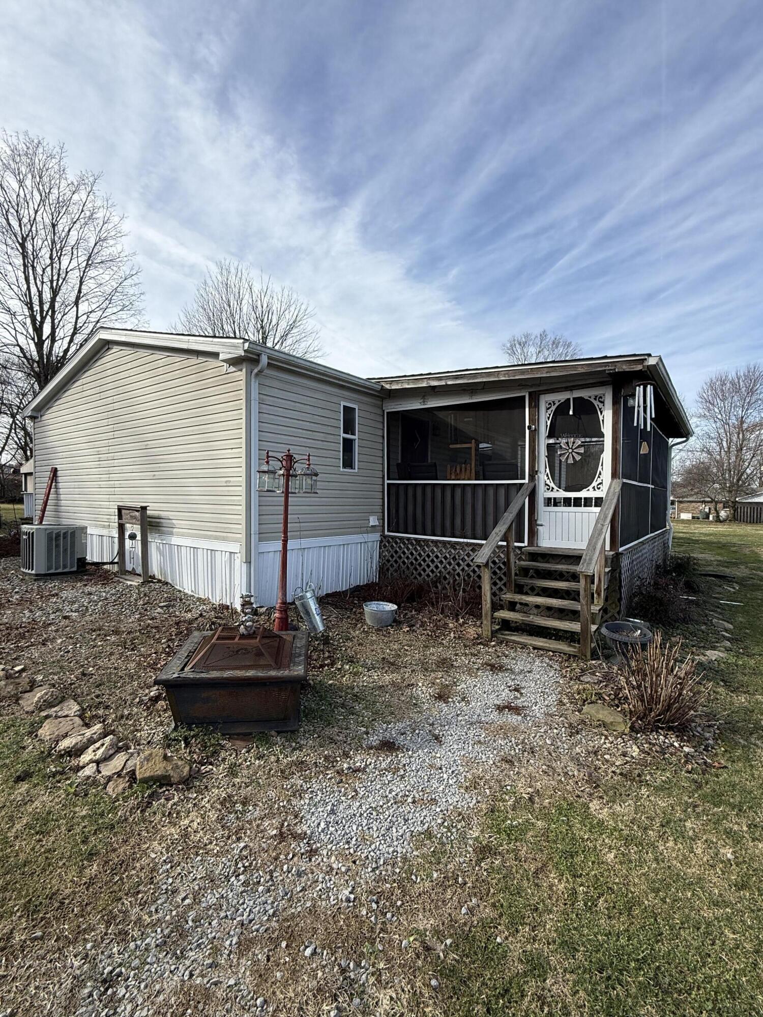 136 E Railroad Street Property Photo 25