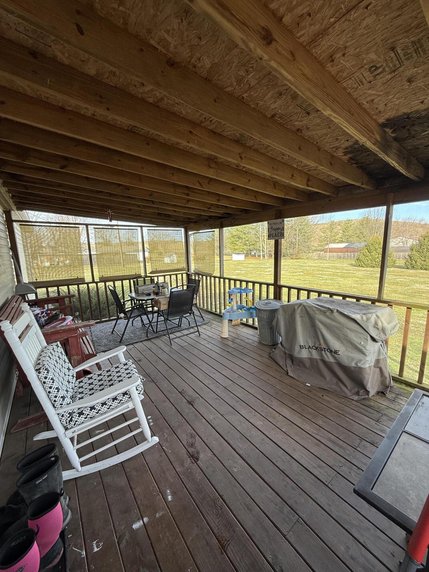 136 E Railroad Street Property Photo 26