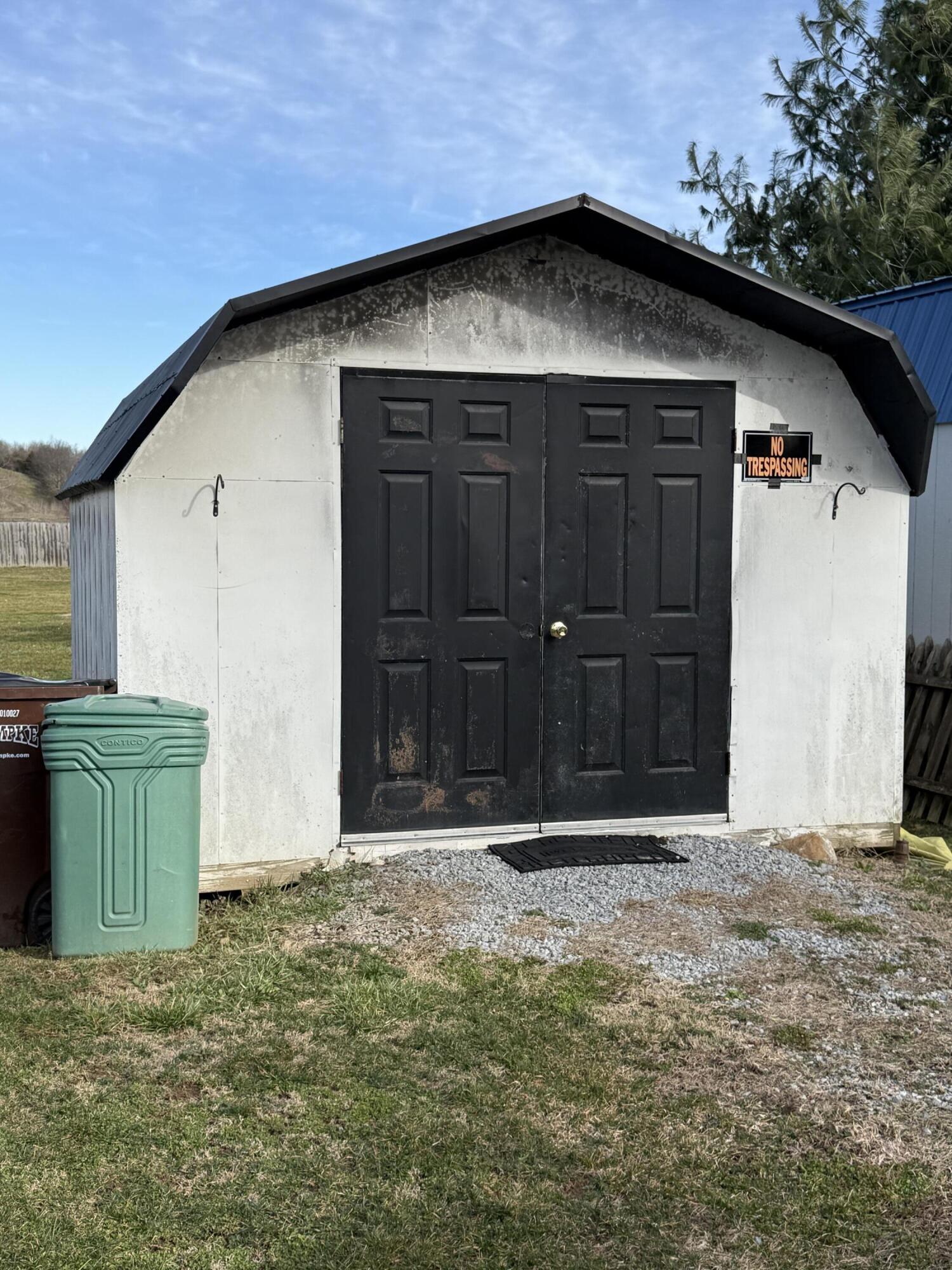 136 E Railroad Street Property Photo 28