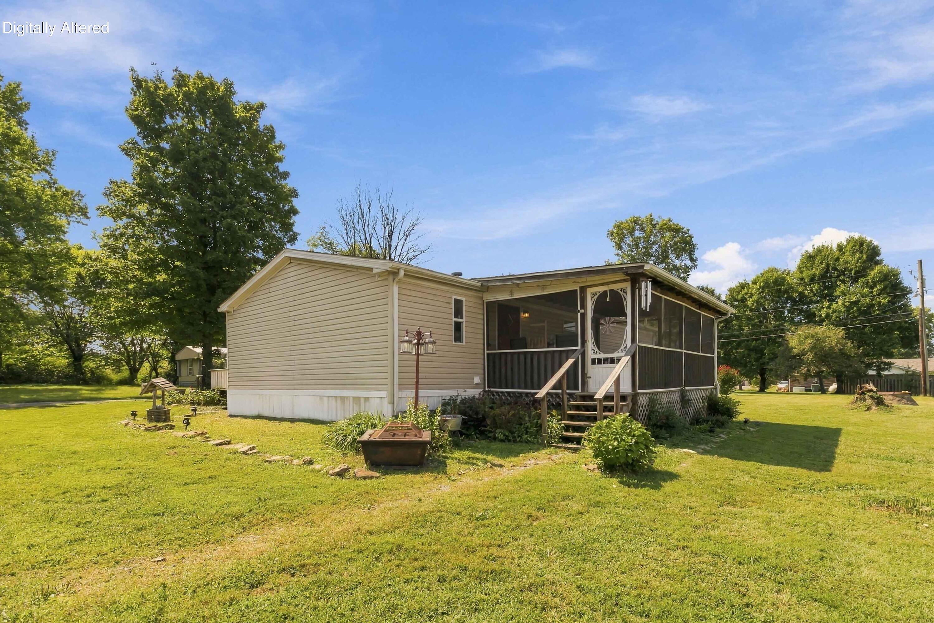 136 E Railroad Street Property Photo 31