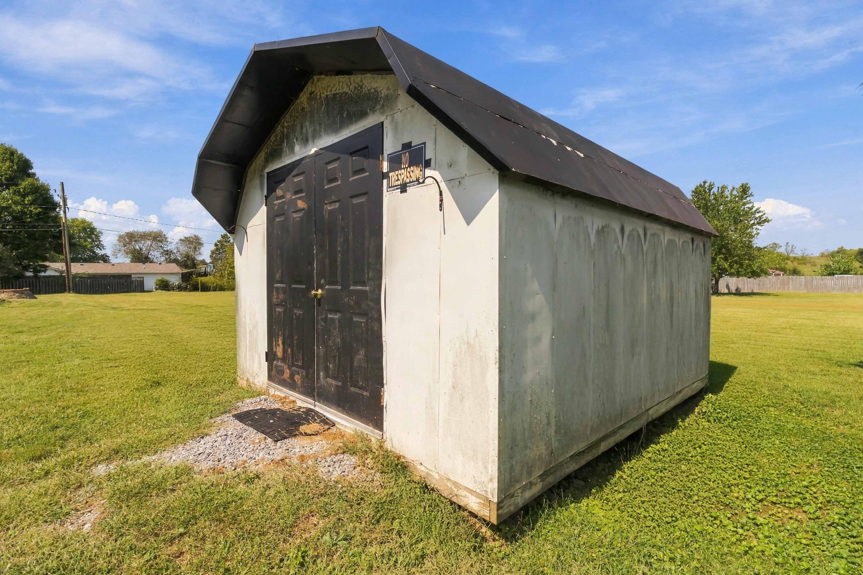 136 E Railroad Street Property Photo 38