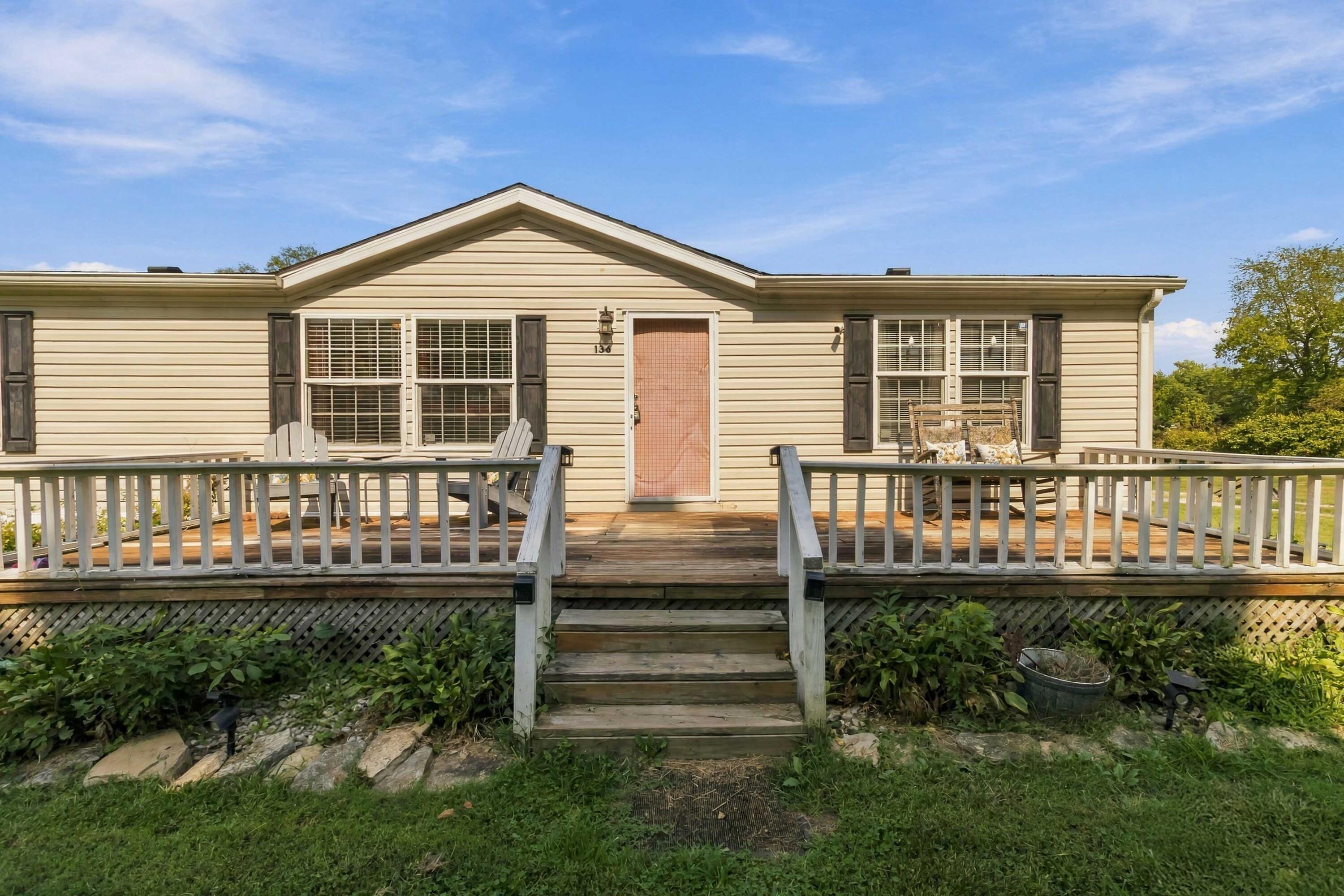 136 E Railroad Street Property Photo 41