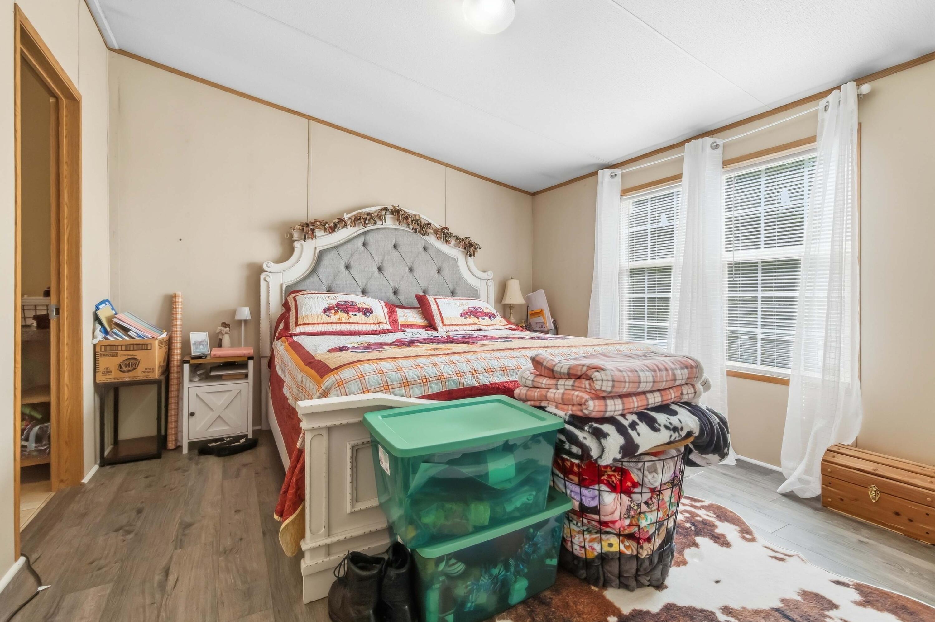 136 E Railroad Street Property Photo 55