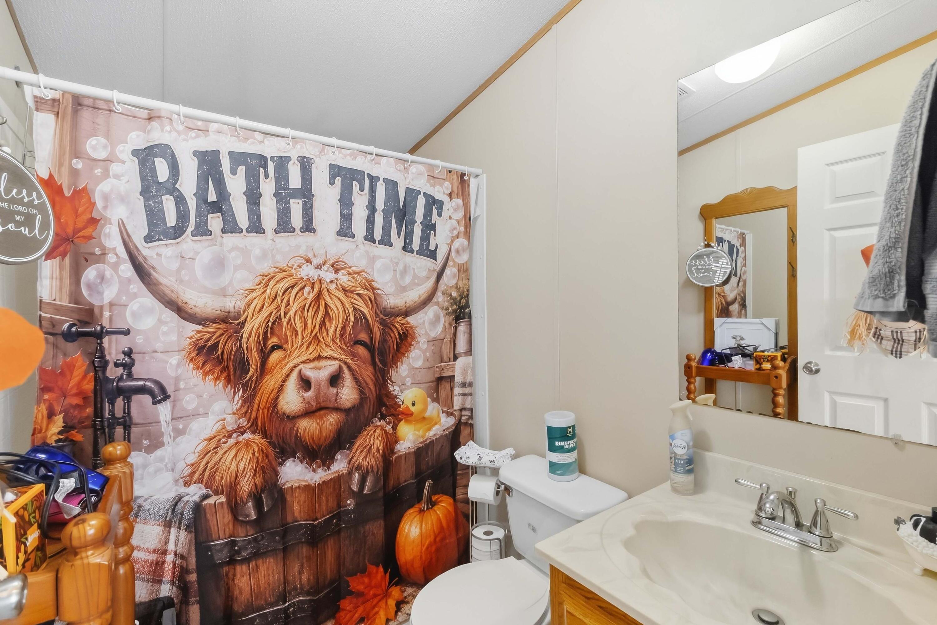 136 E Railroad Street Property Photo 62