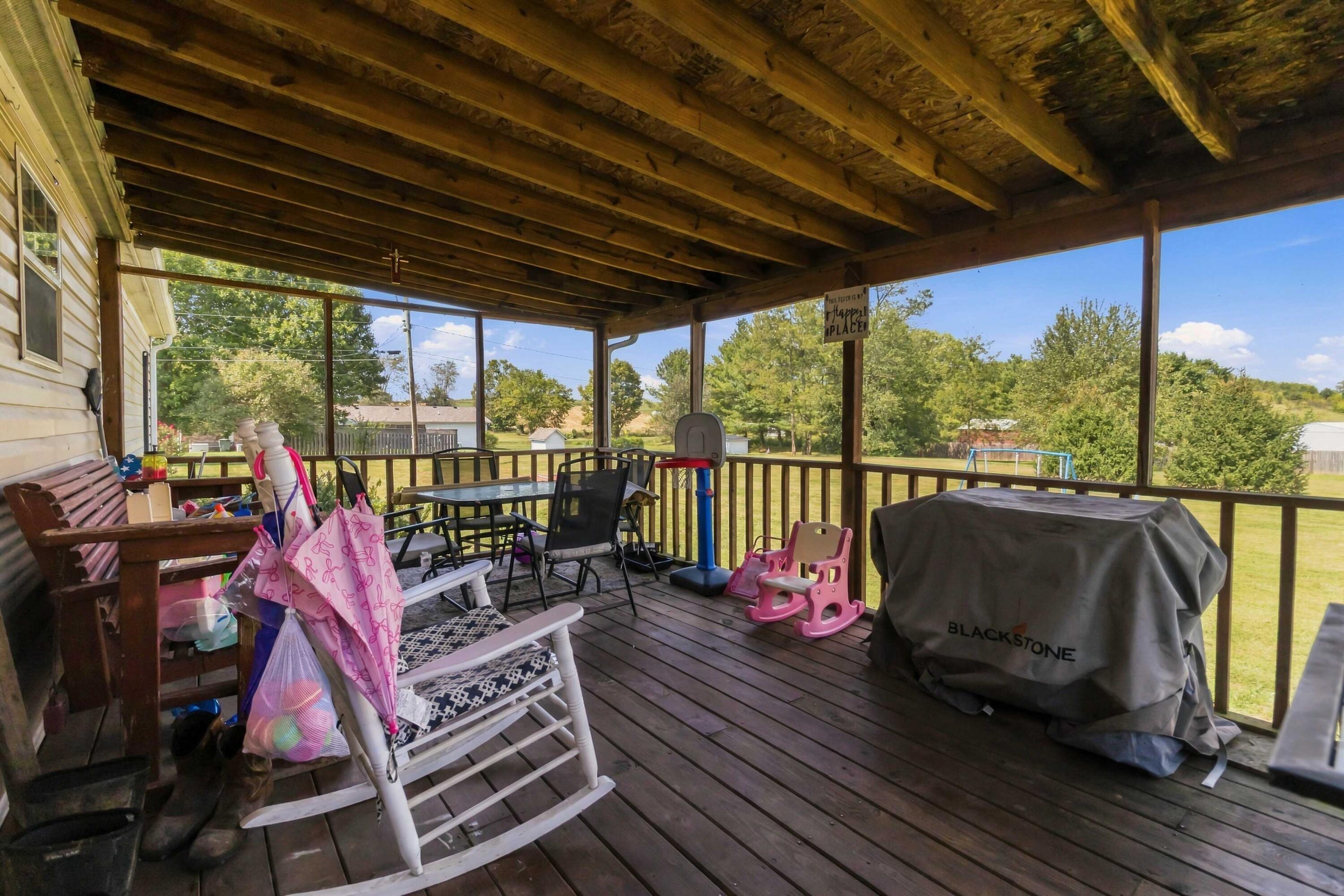 136 E Railroad Street Property Photo 66