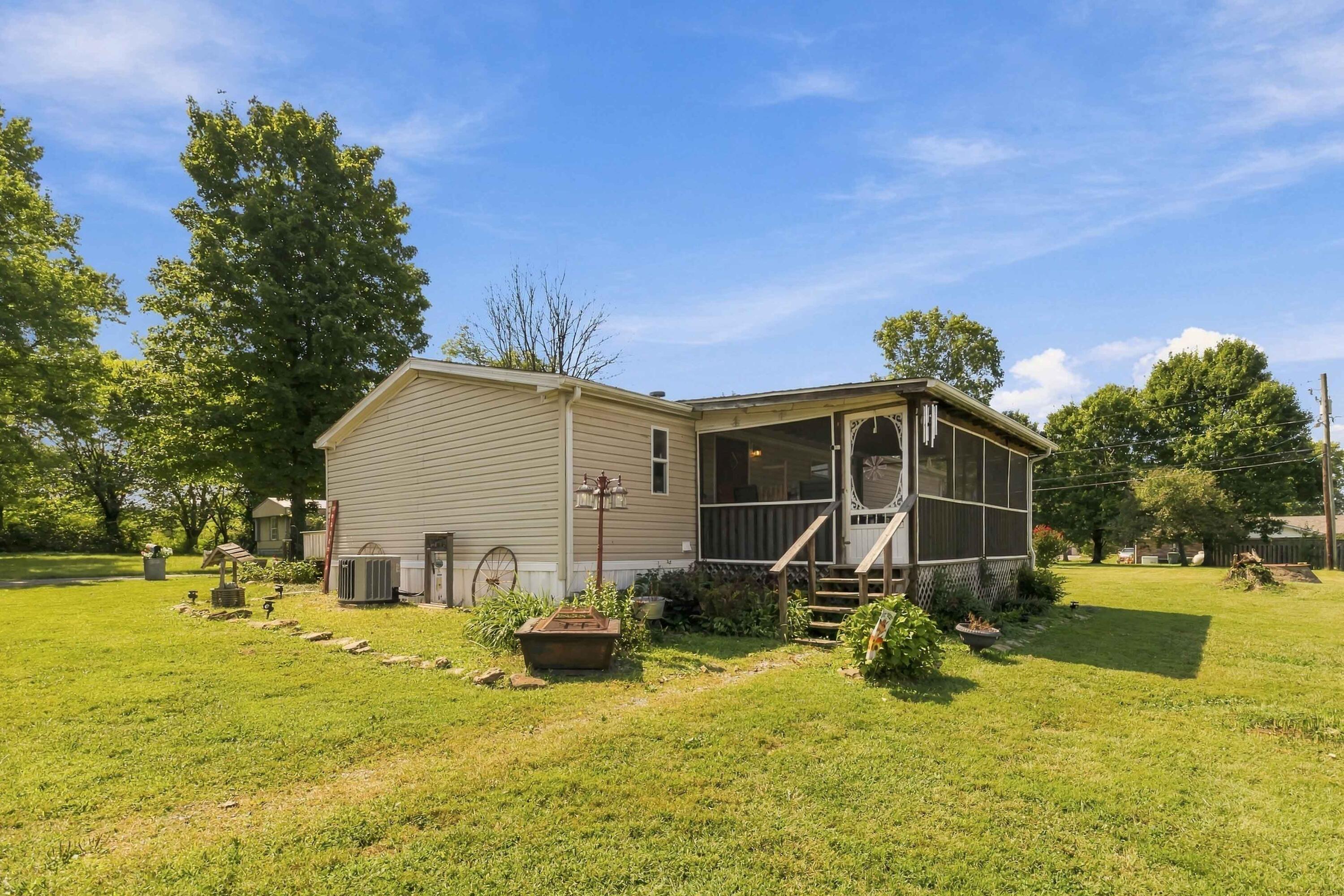 136 E Railroad Street Property Photo 67