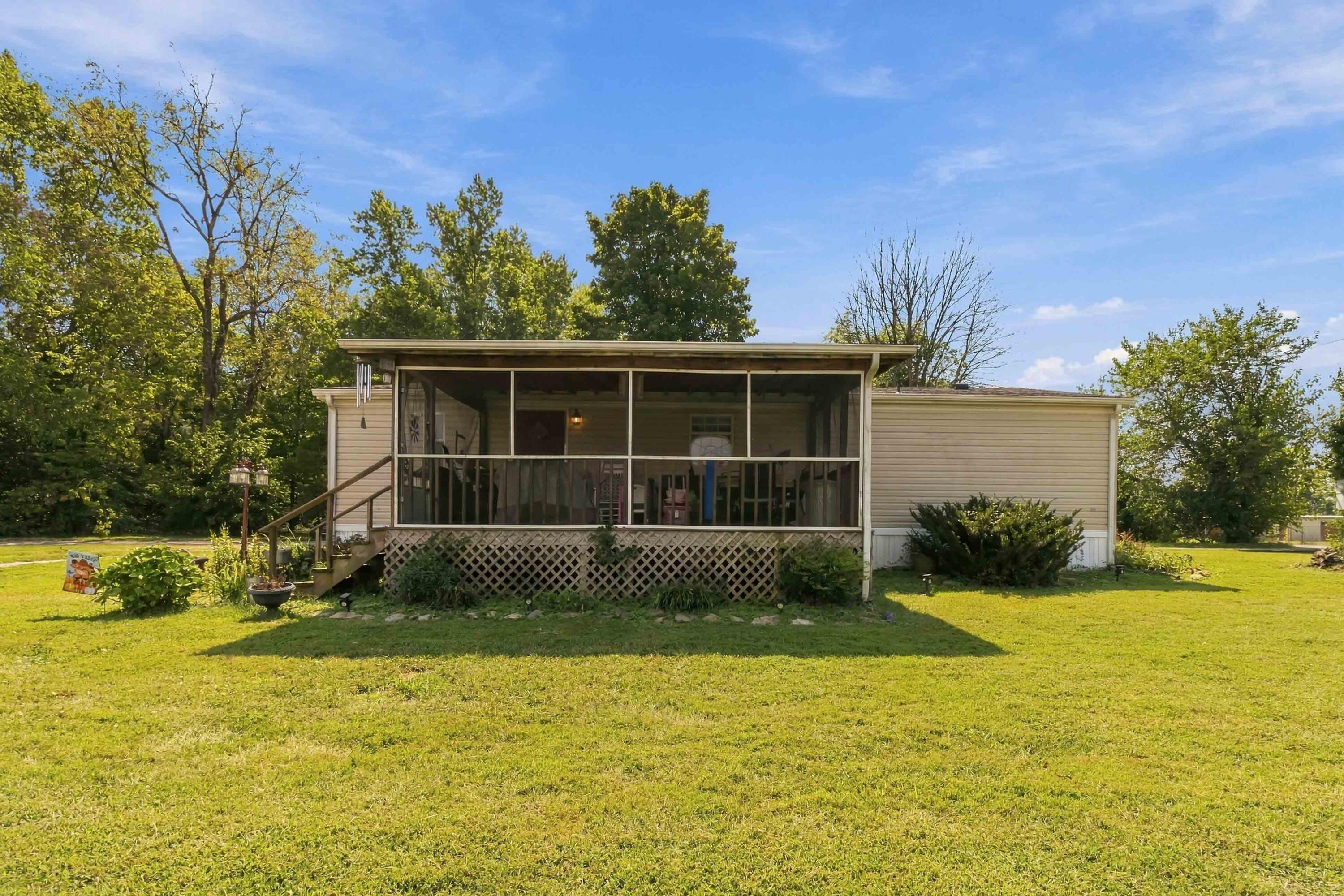 136 E Railroad Street Property Photo 68