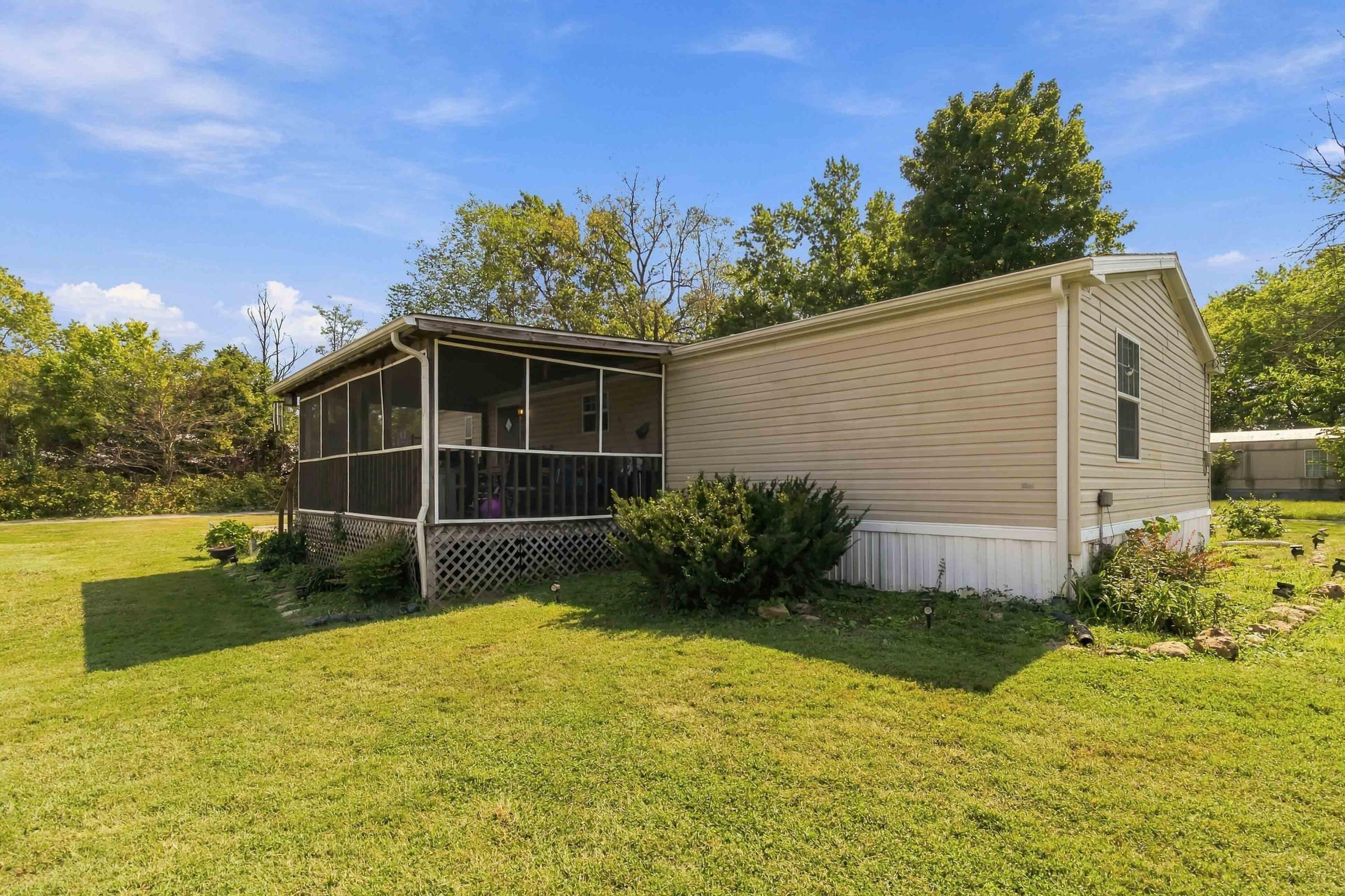 136 E Railroad Street Property Photo 69