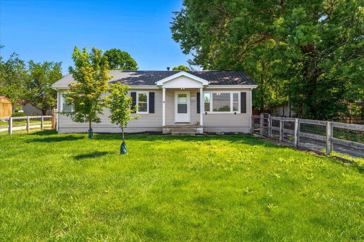 220 Locust Heights Property Photo 1