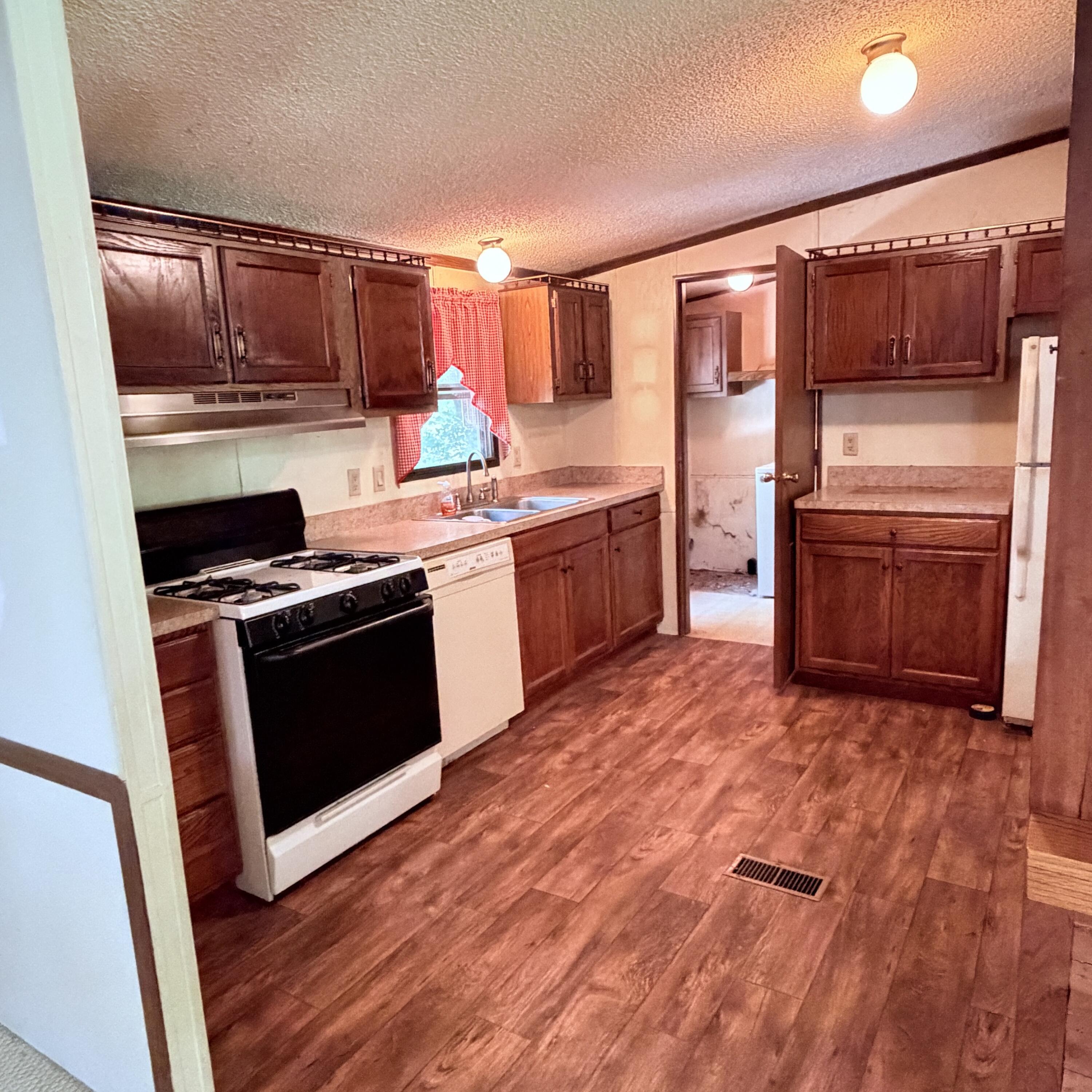 299 -301 Hideaway Hills Property Photo 6