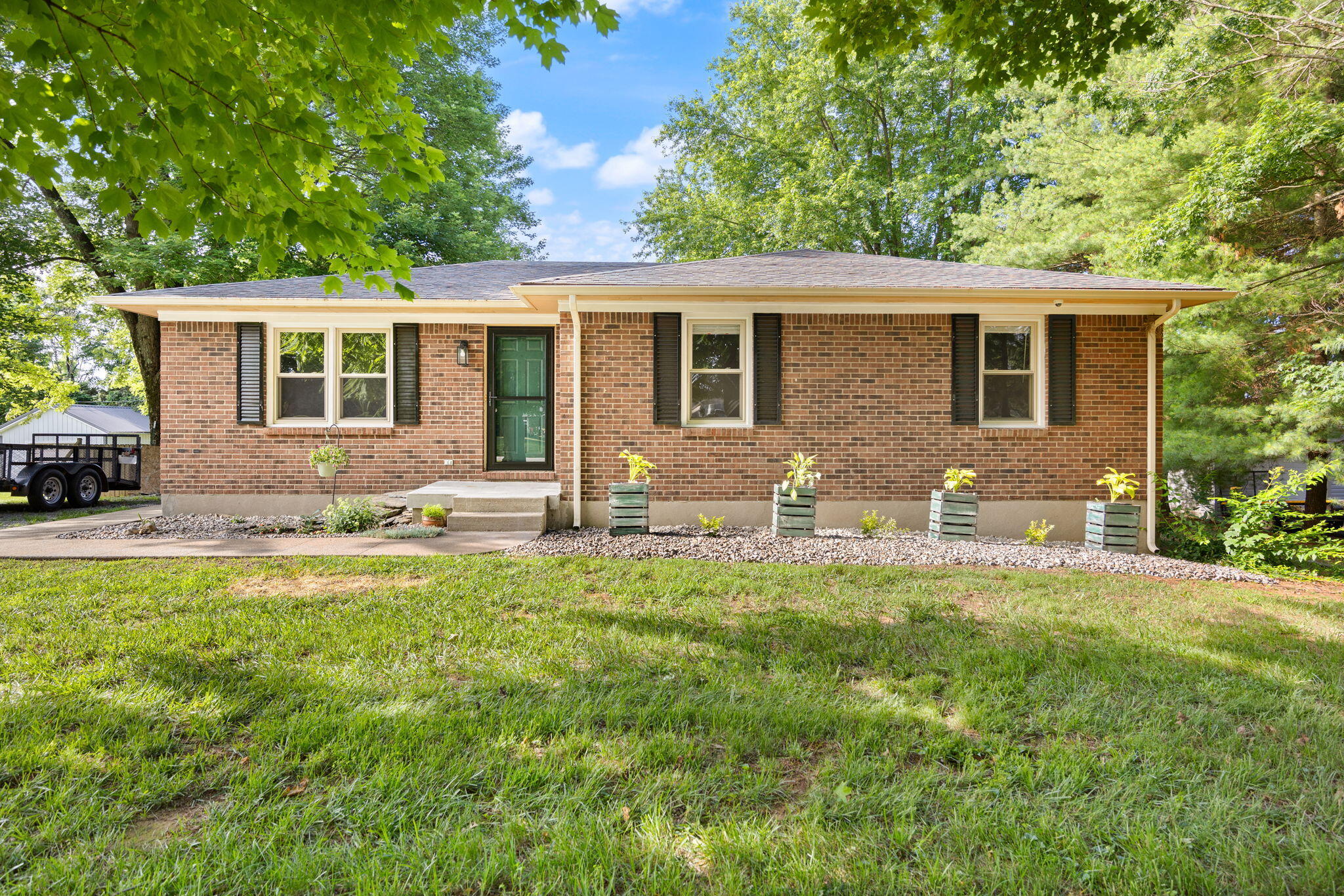 517 Greer Lane Property Photo 3