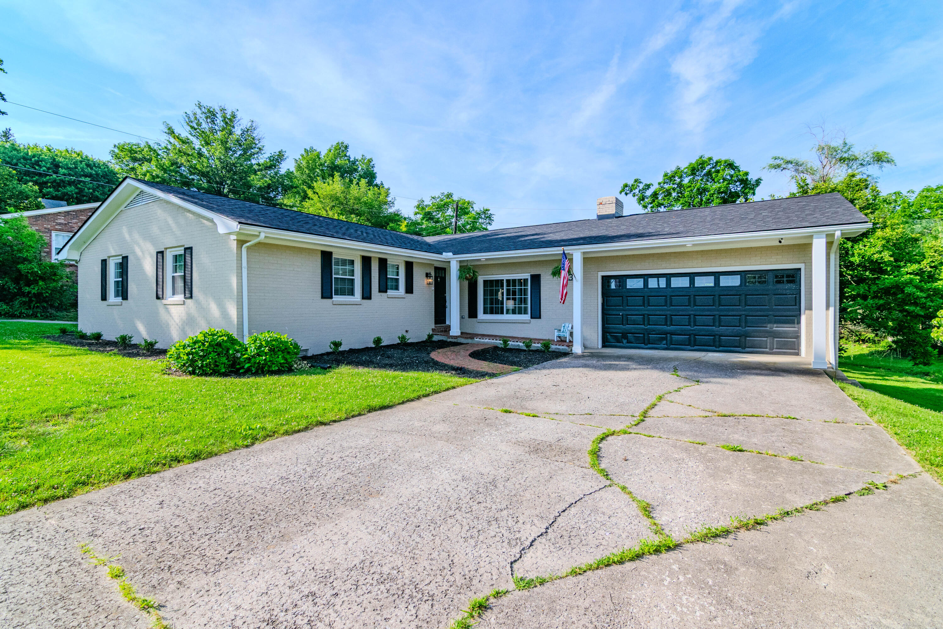 23 Windridge Drive Property Photo 3