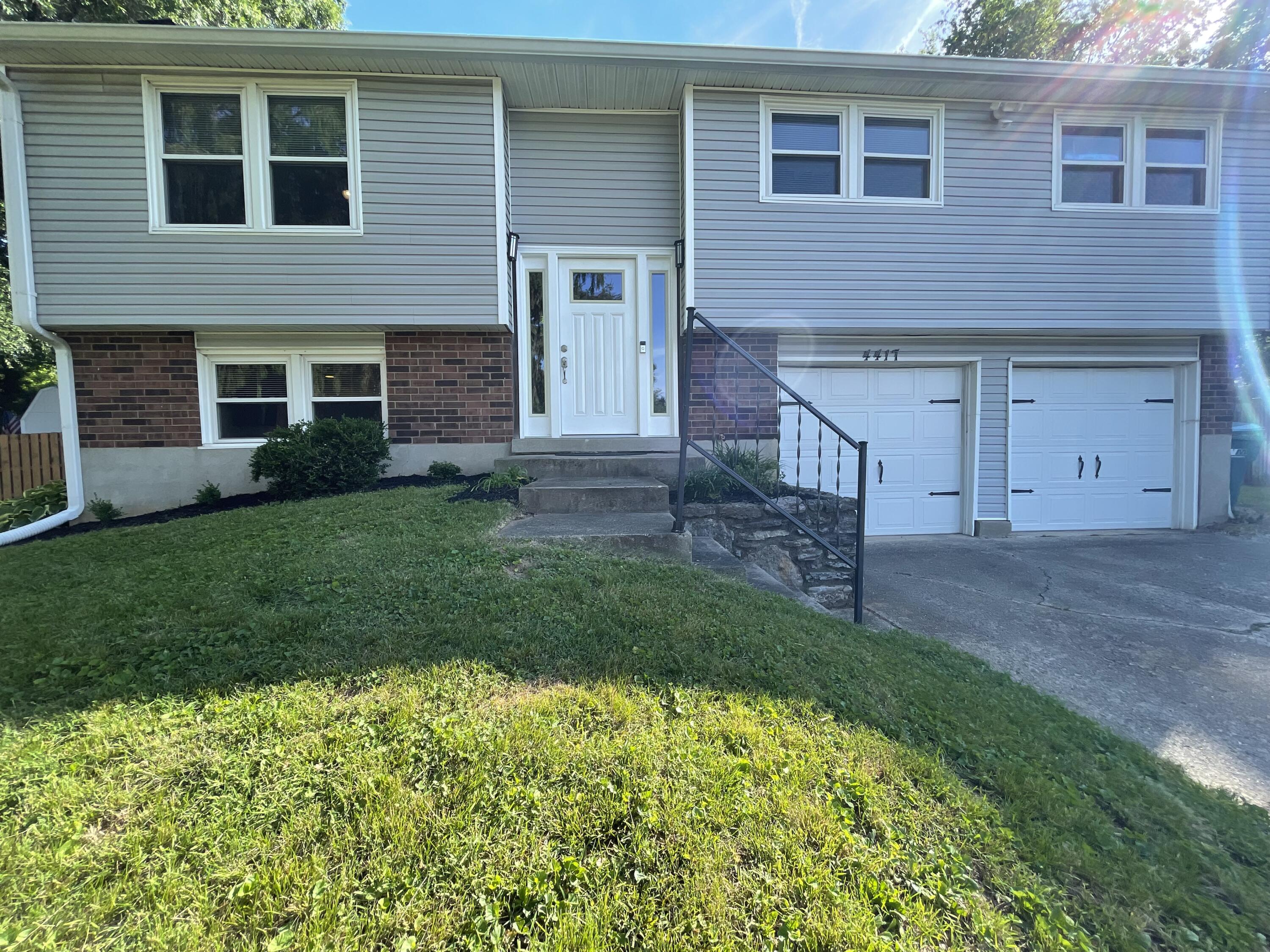 4417 Sussex Court Property Photo 2