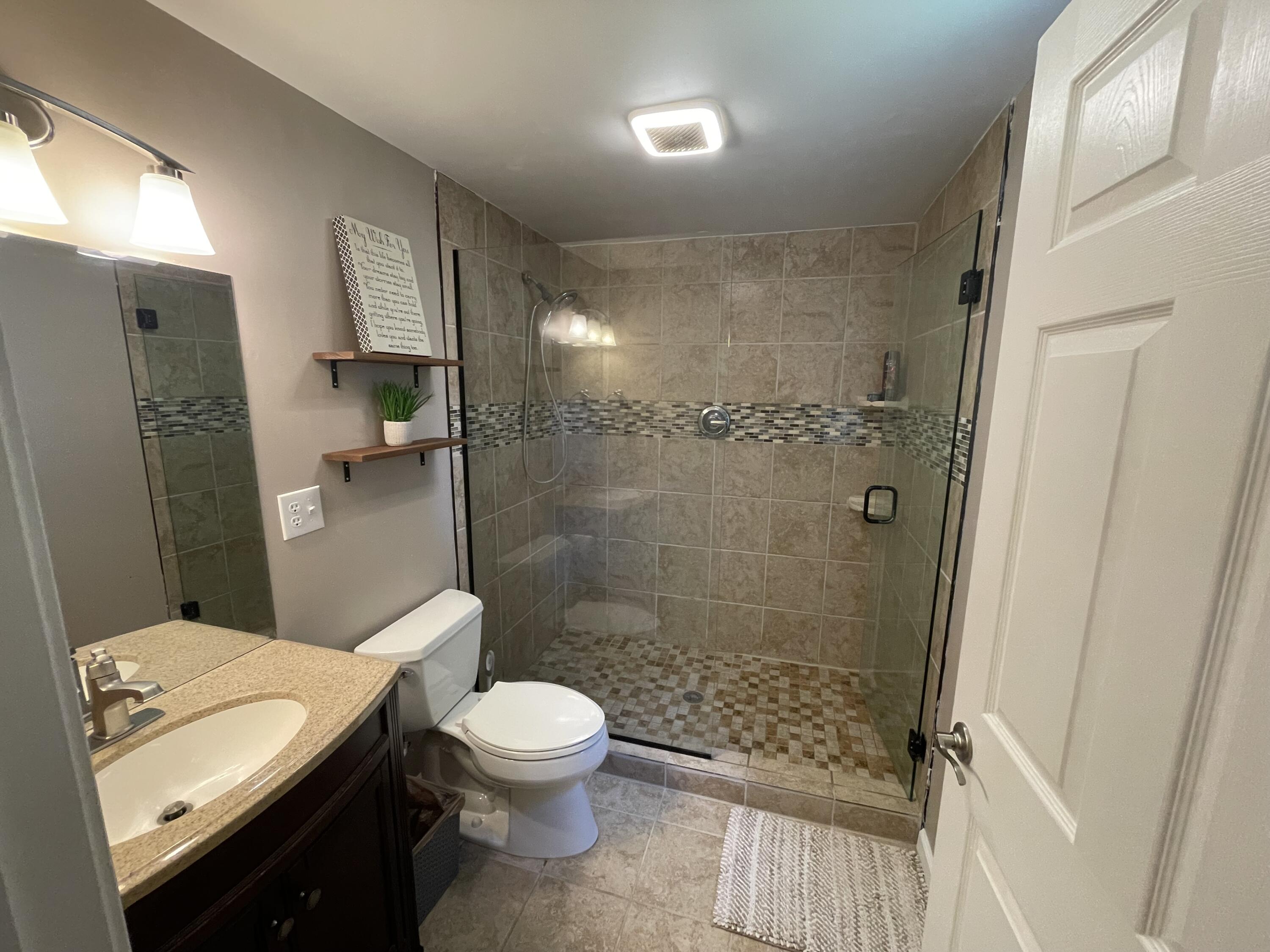4417 Sussex Court Property Photo 8
